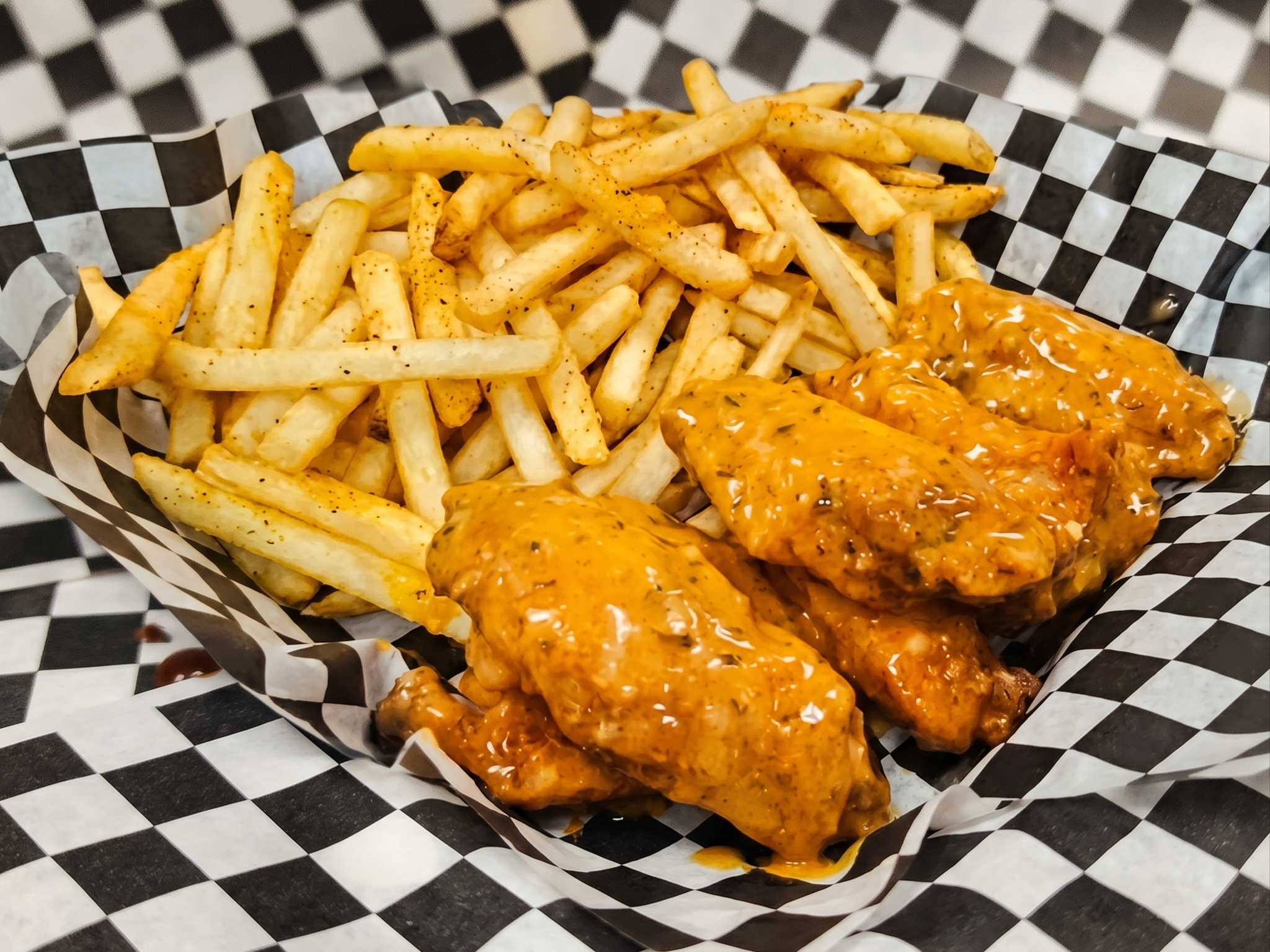 Wings 8 Pc & Fries