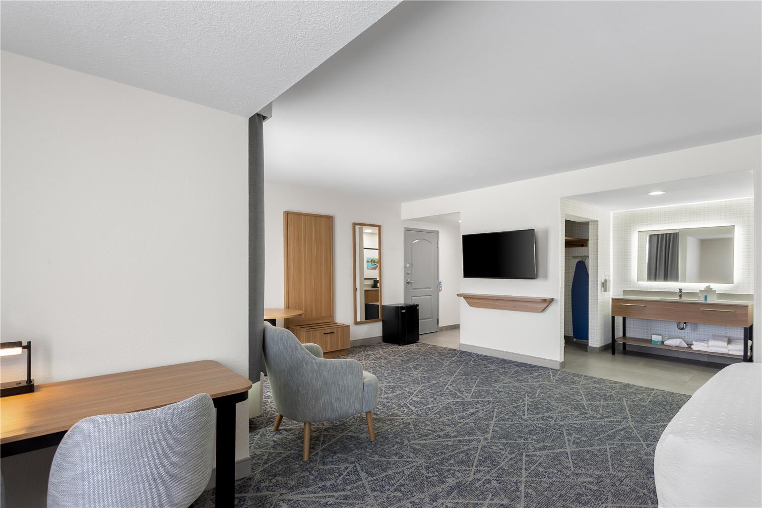 Hampton Inn & Suites Chicago Deer Park Image