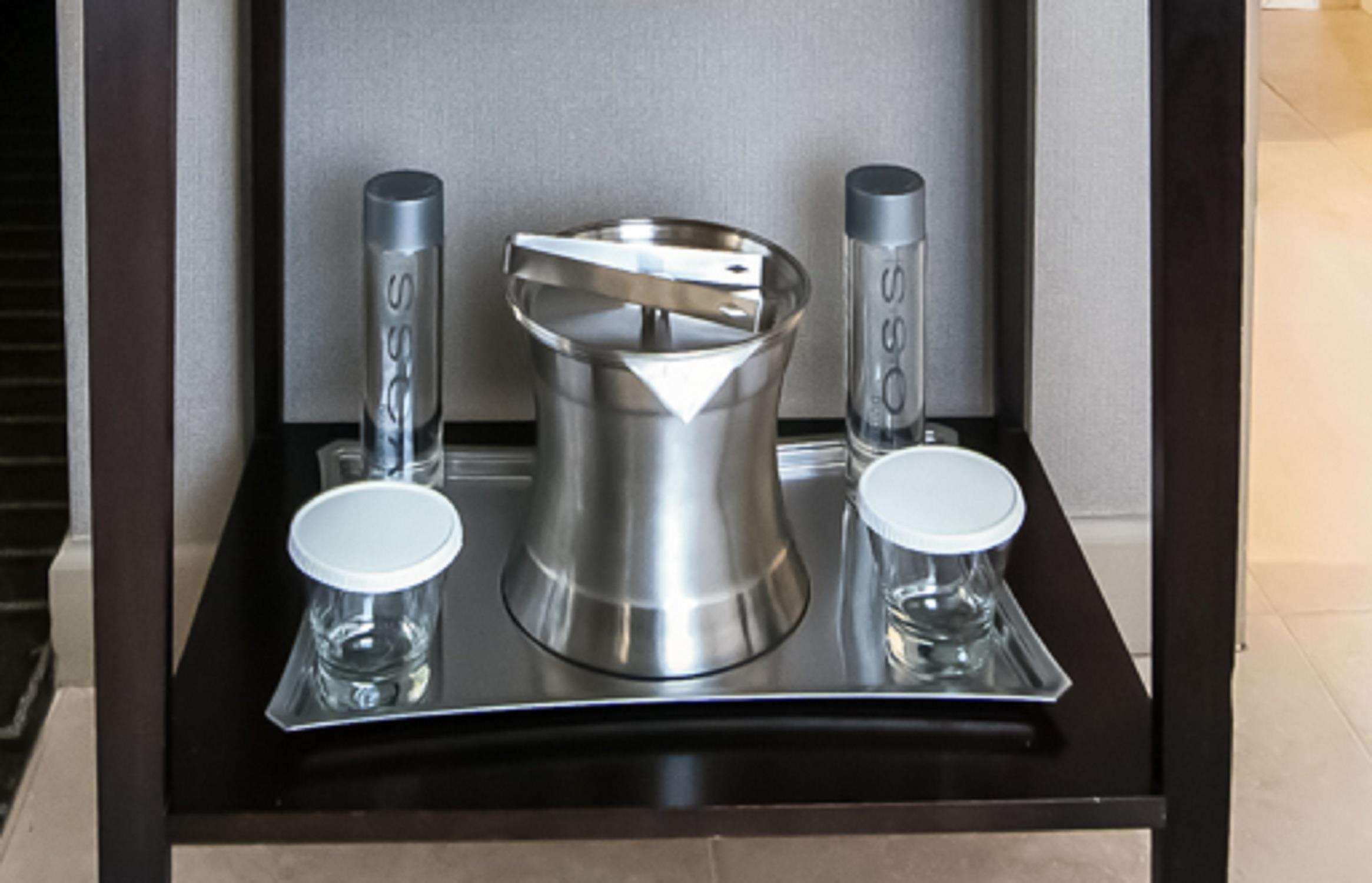 Hilton Charlotte University Place Photo