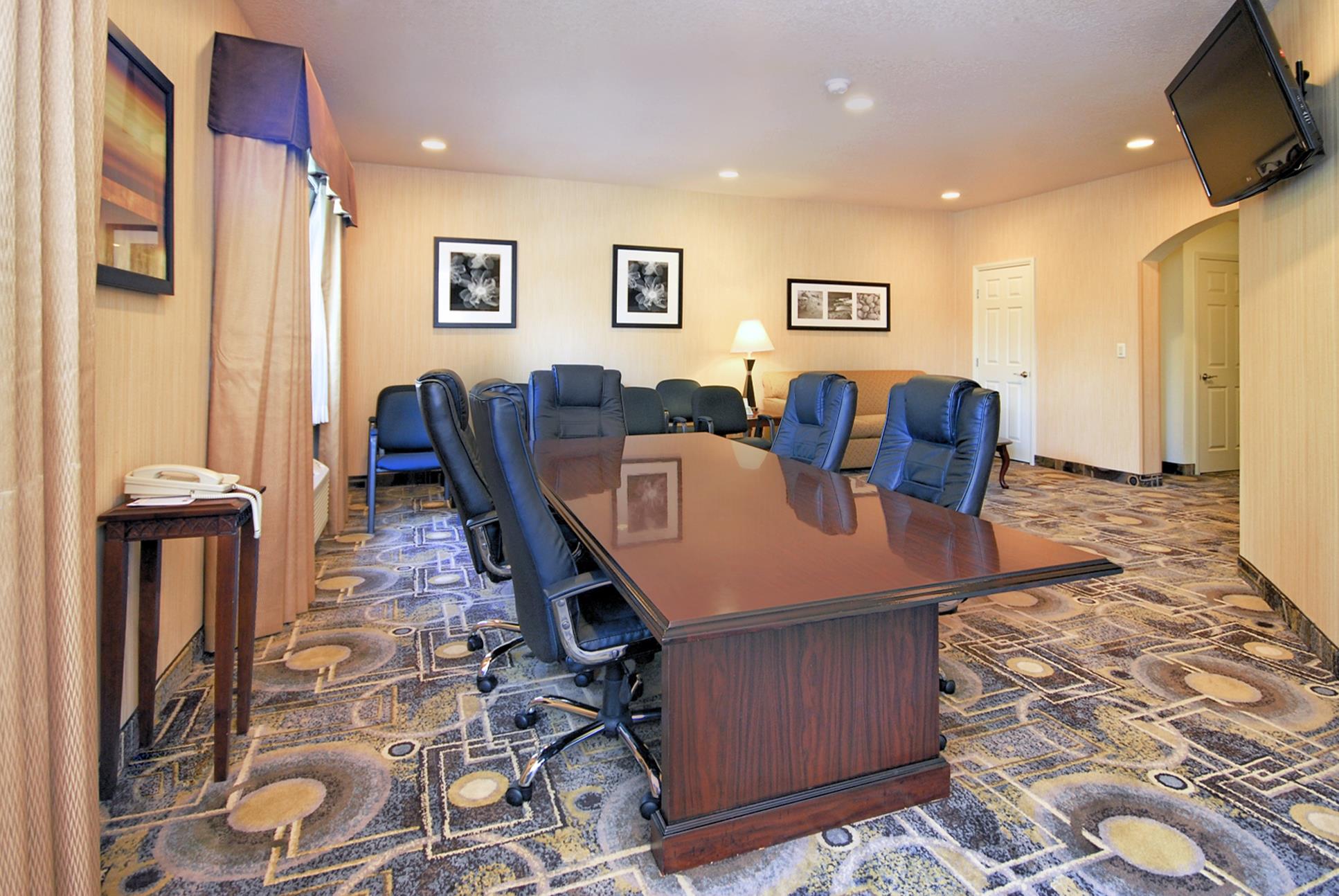 Best Western San Dimas Hotel & Suites Photo