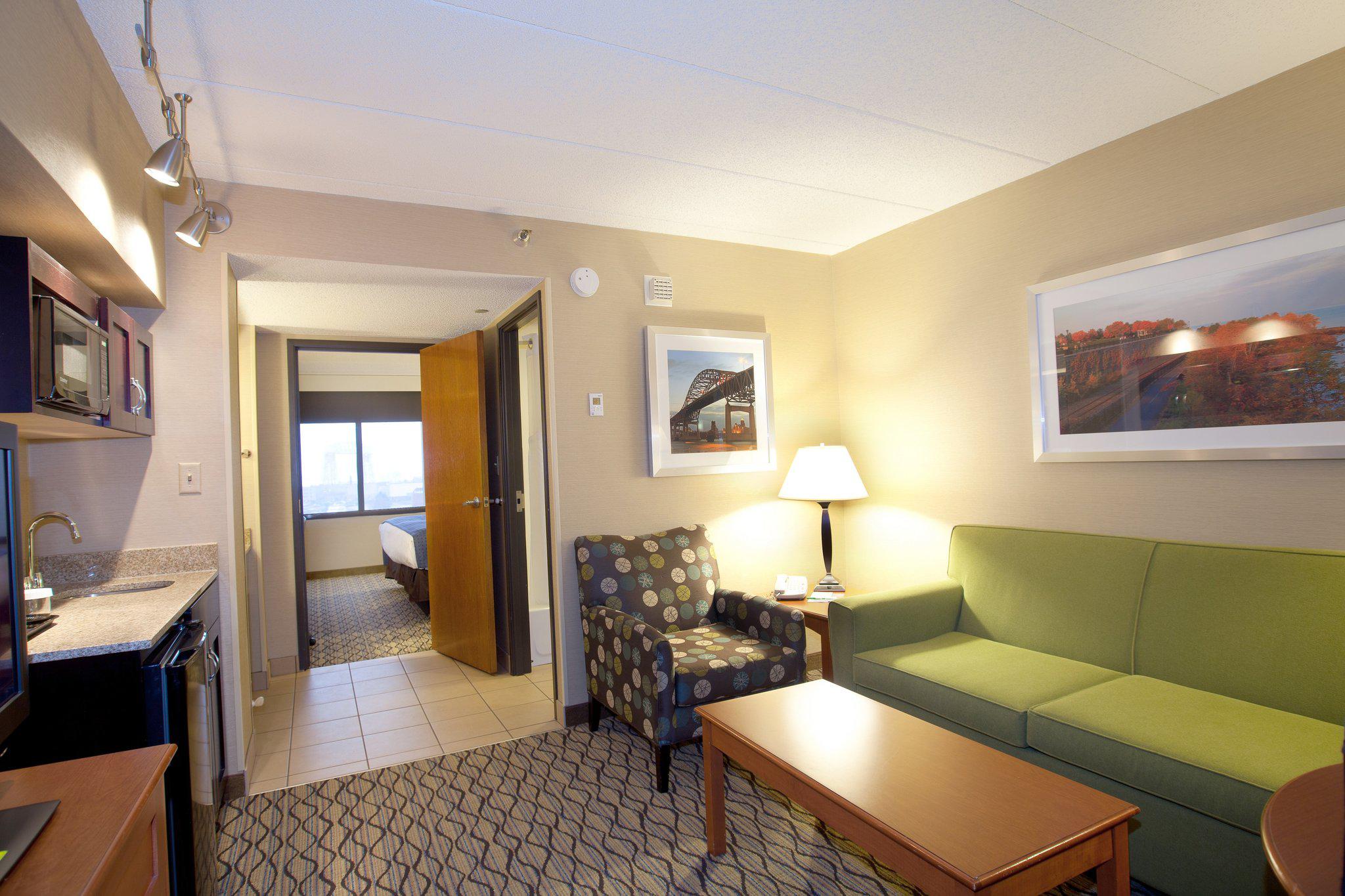 Holiday Inn & Suites Duluth-Downtown Photo