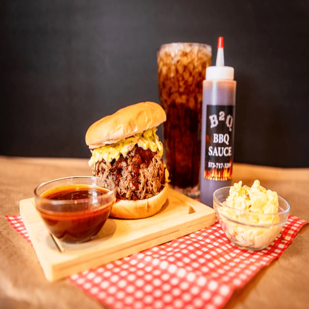 Regular or Jumbo Pulled Pork Sandwich Combo