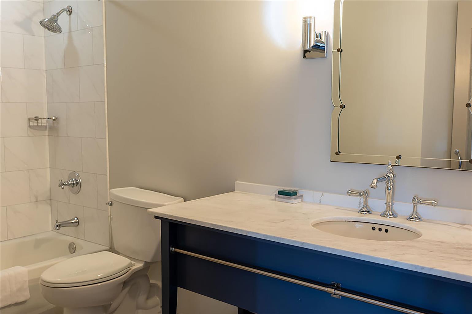 Hilton Orrington/Evanston Image