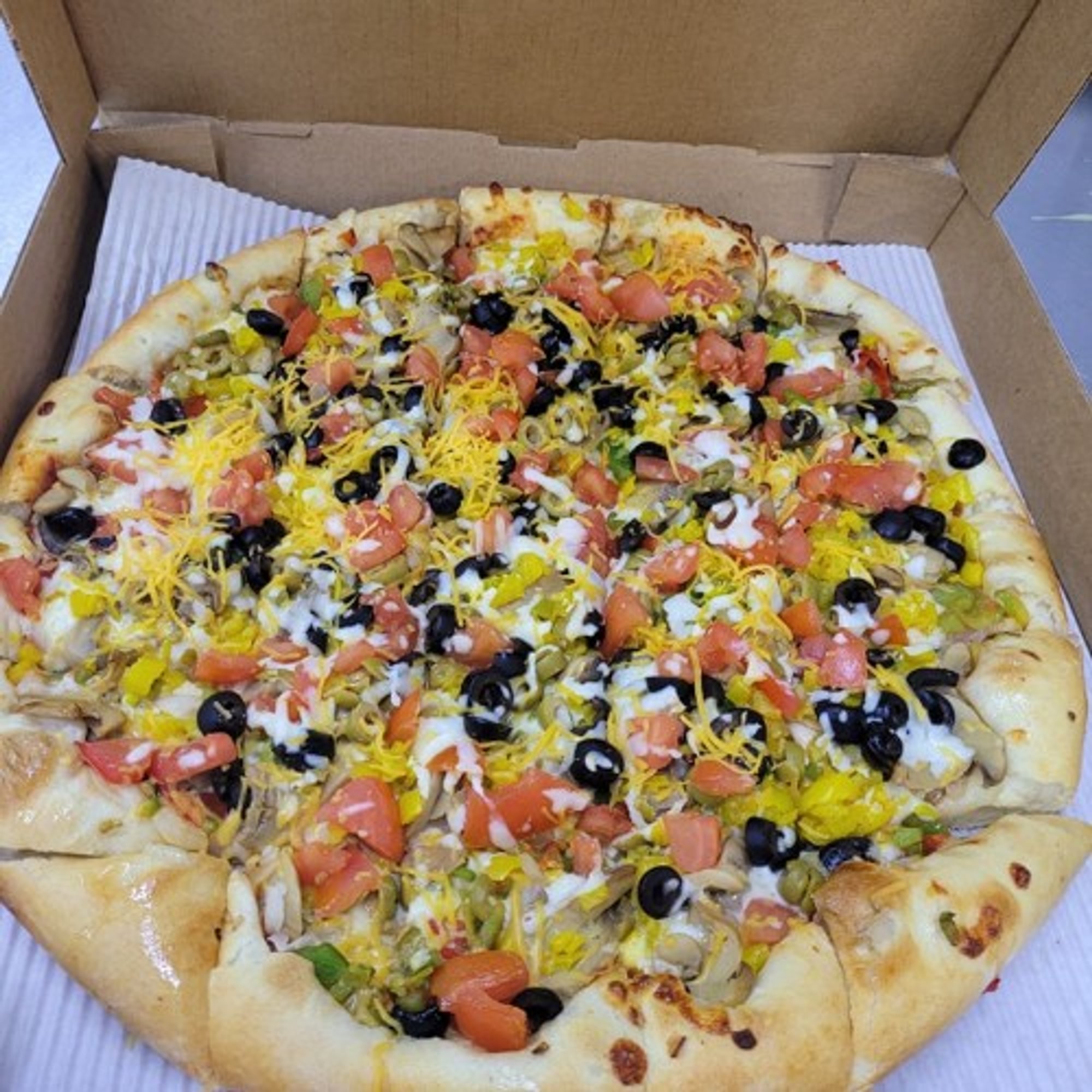 Catanzaro's Traditional Veggie Pizza