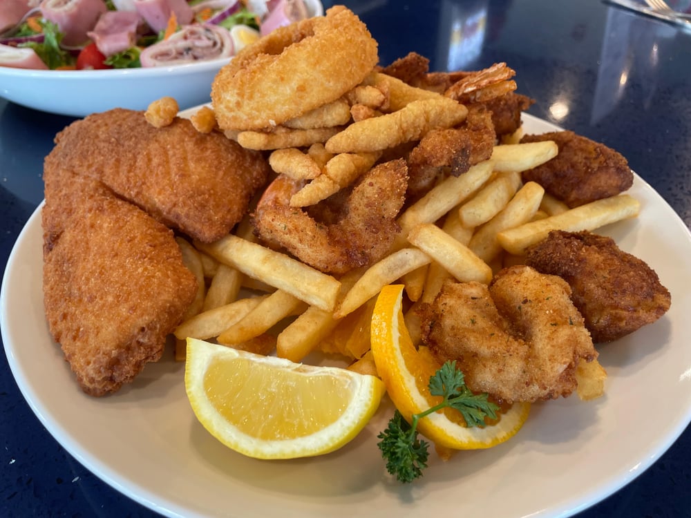Fried Seafood Combo Platter