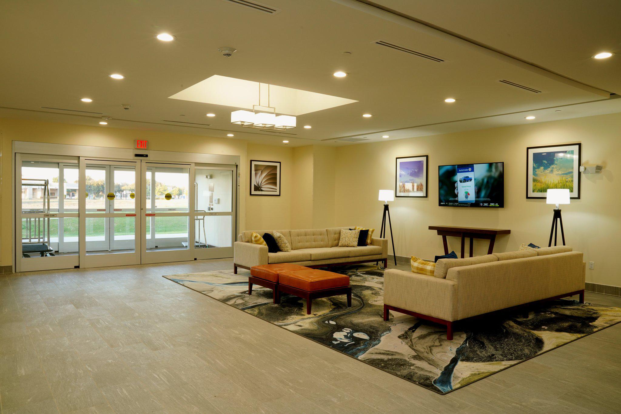 Candlewood Suites Plano North Photo