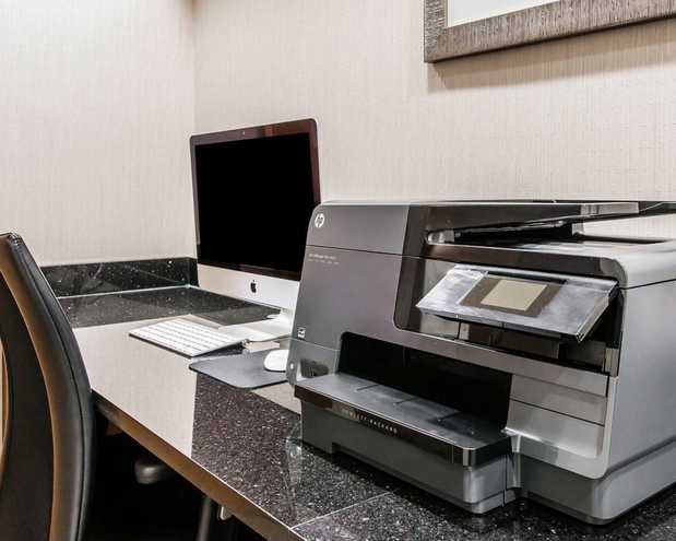 Images Quality Inn & Suites Warren - Detroit
