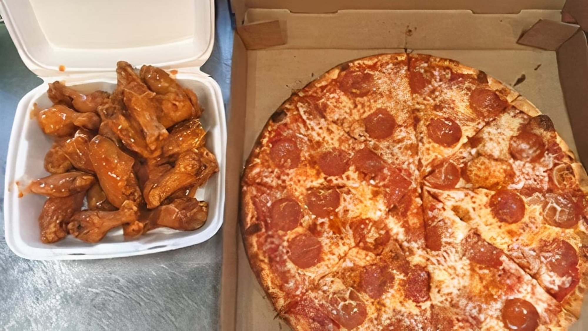 Small Cheese Pizza & 10 Buffalo Wings Lunch