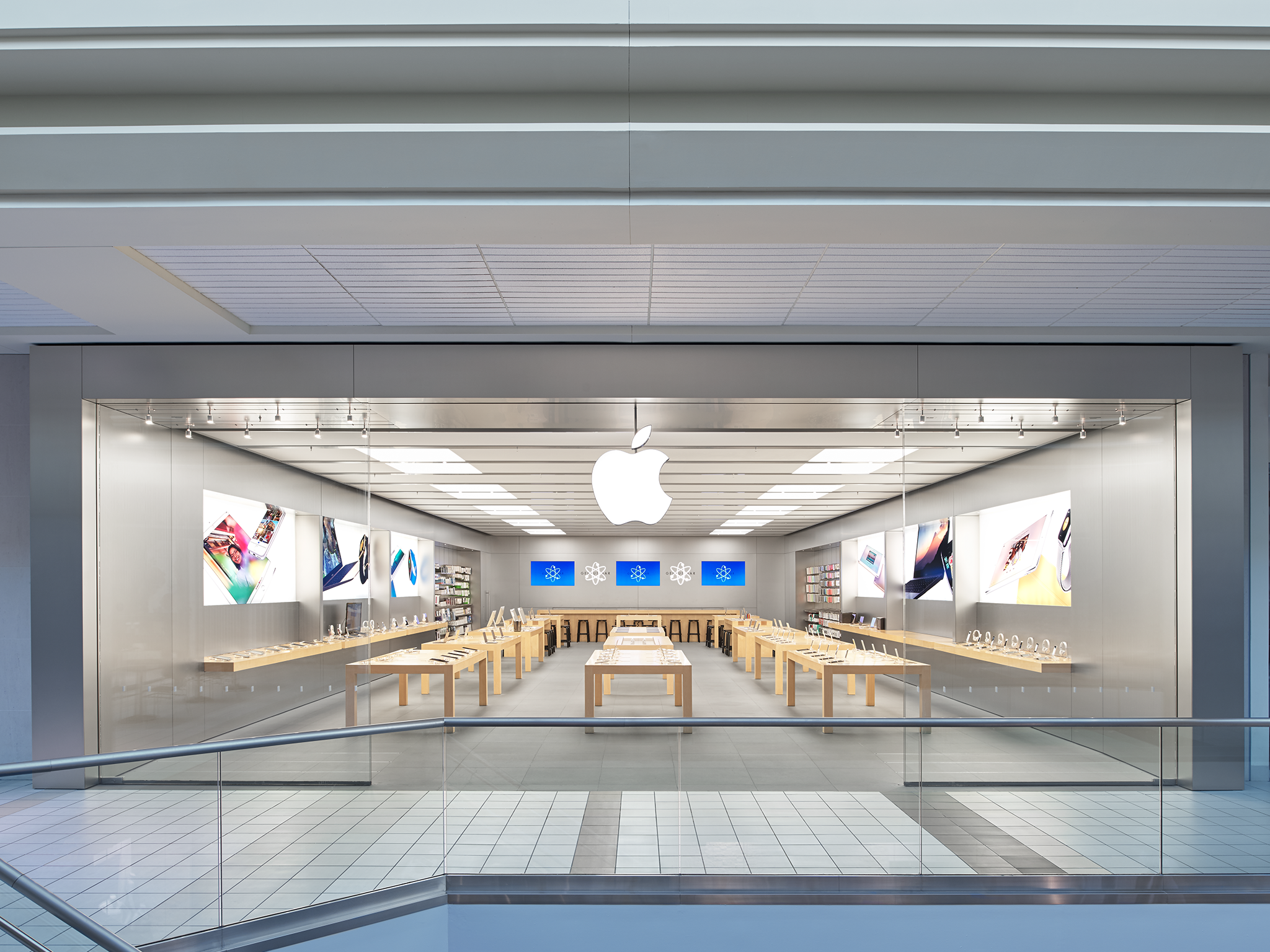 apple store upper canada mall phone number