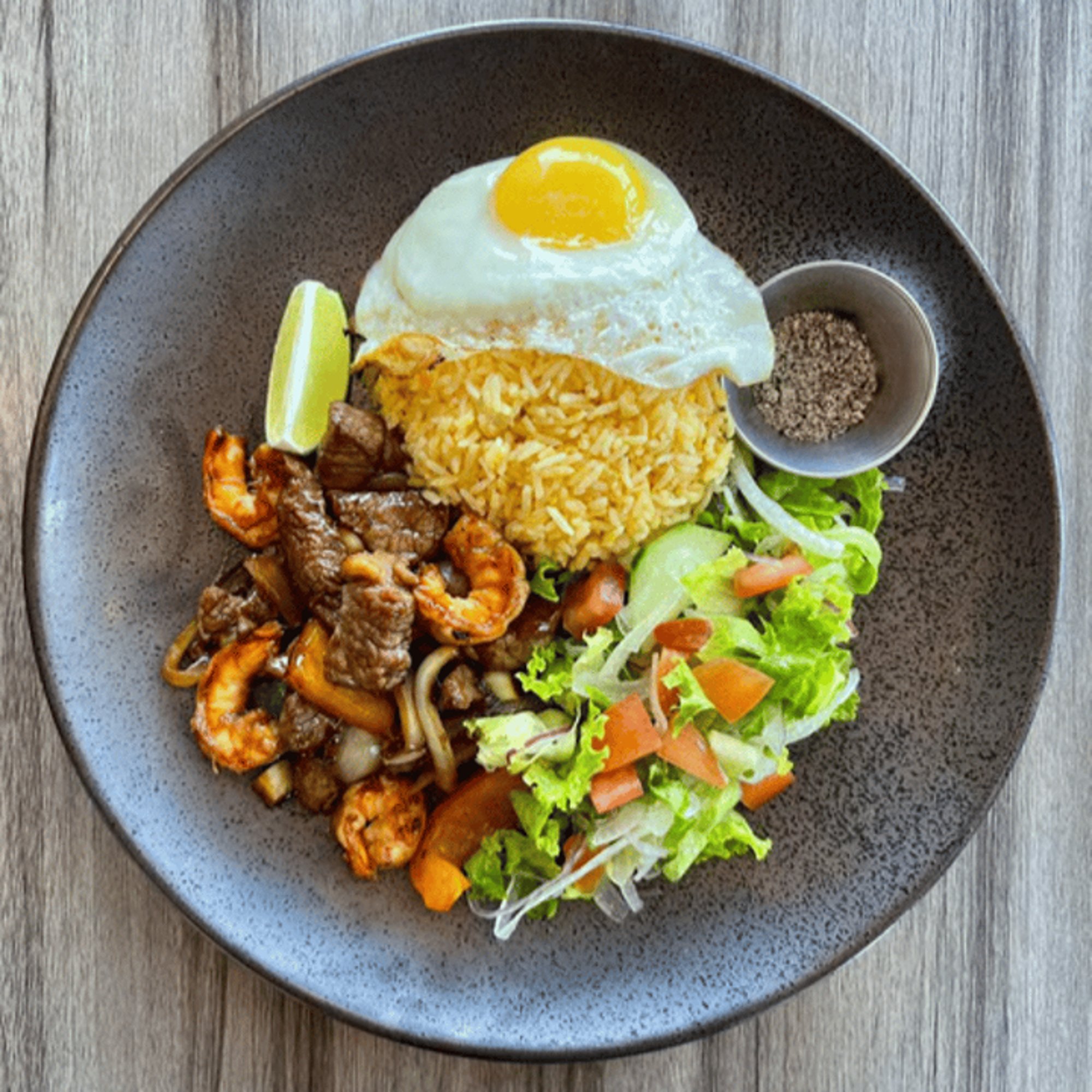 Cơm Bò Tôm Lúc Lắc (Shaking Beef & Shrimp)