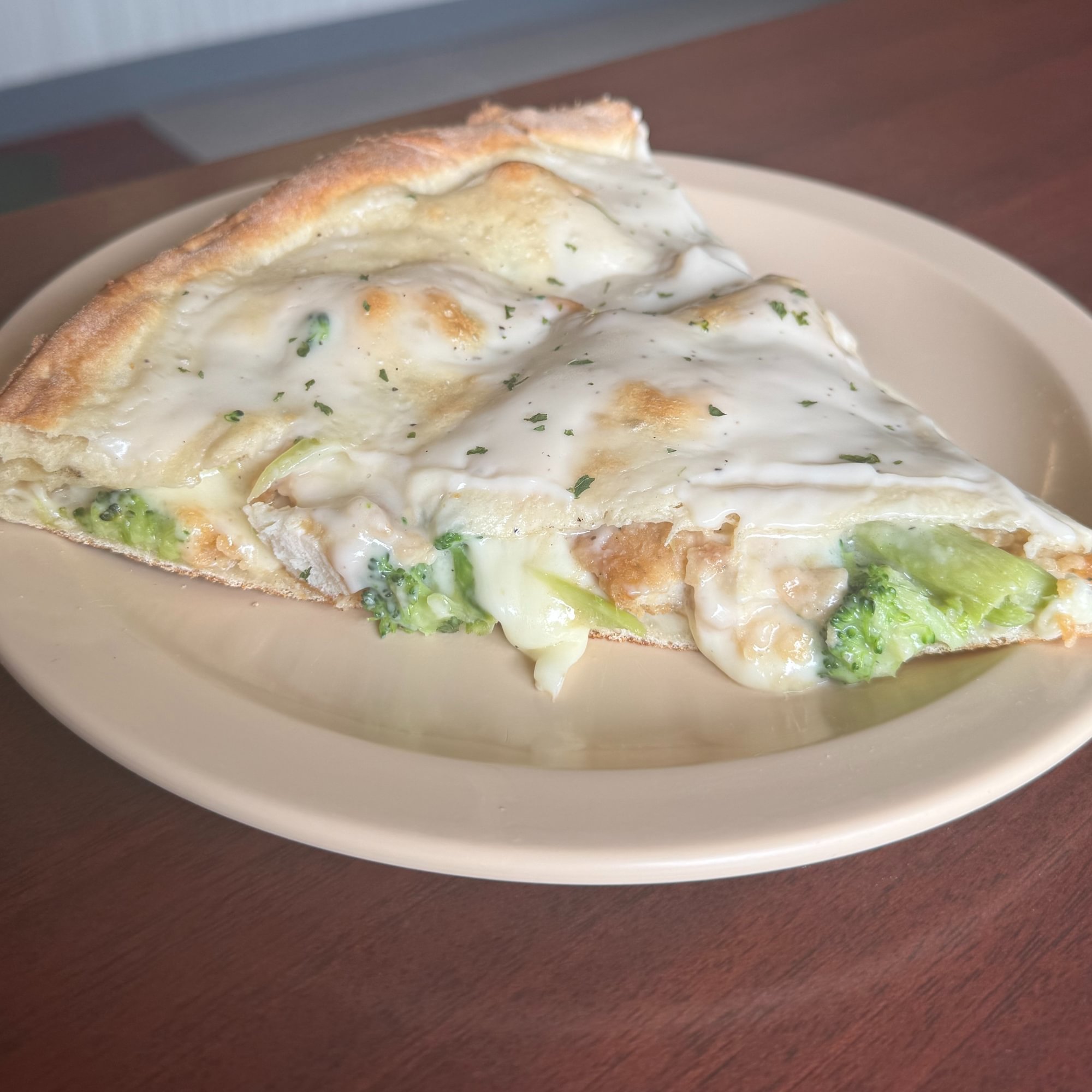 Chicken Broccoli Alfredo Chicago Pizza