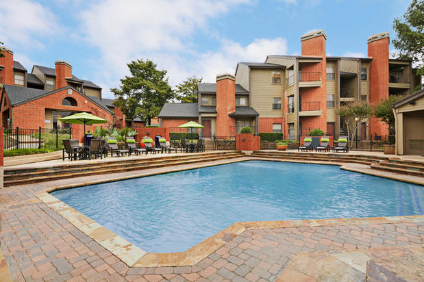Images Camden Valley Park Apartments