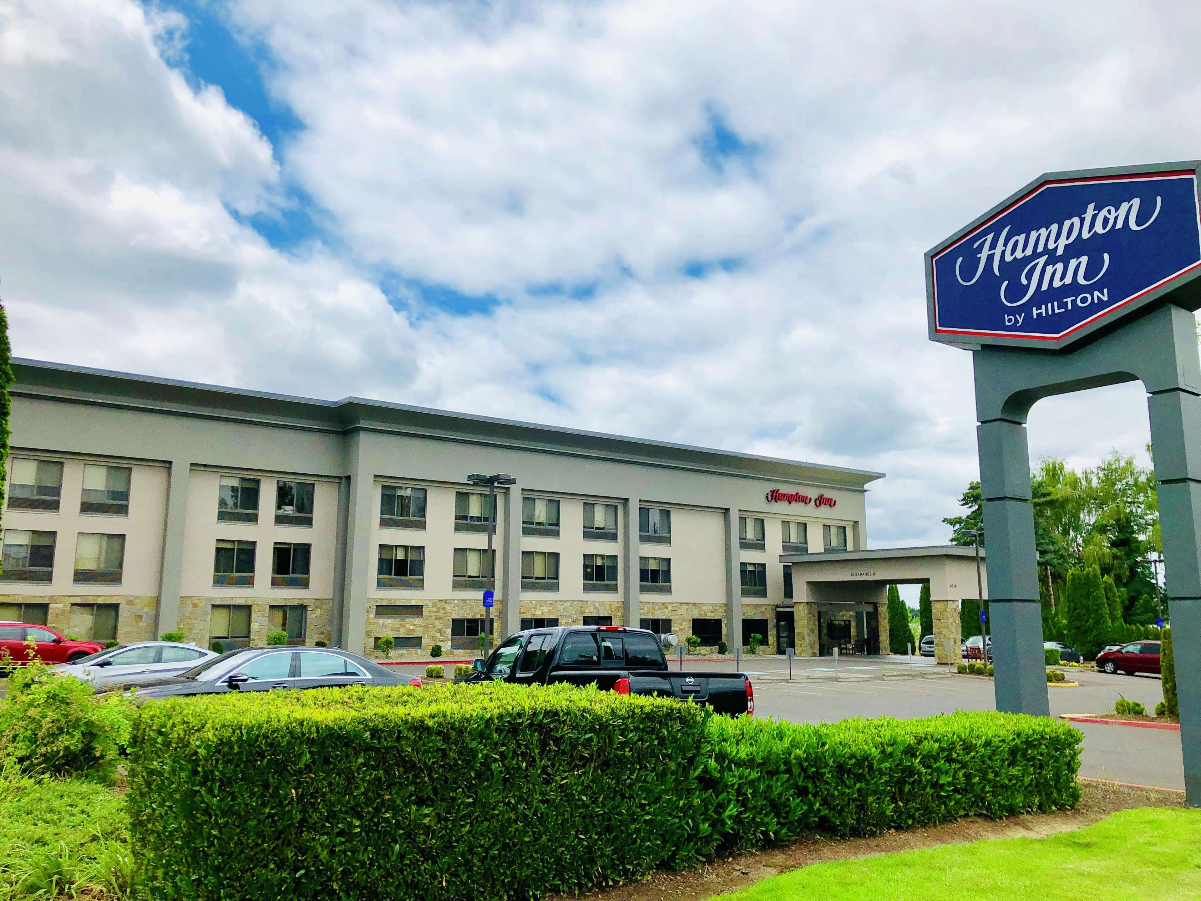 Hampton Inn Portland East Portland, OR Company Profile