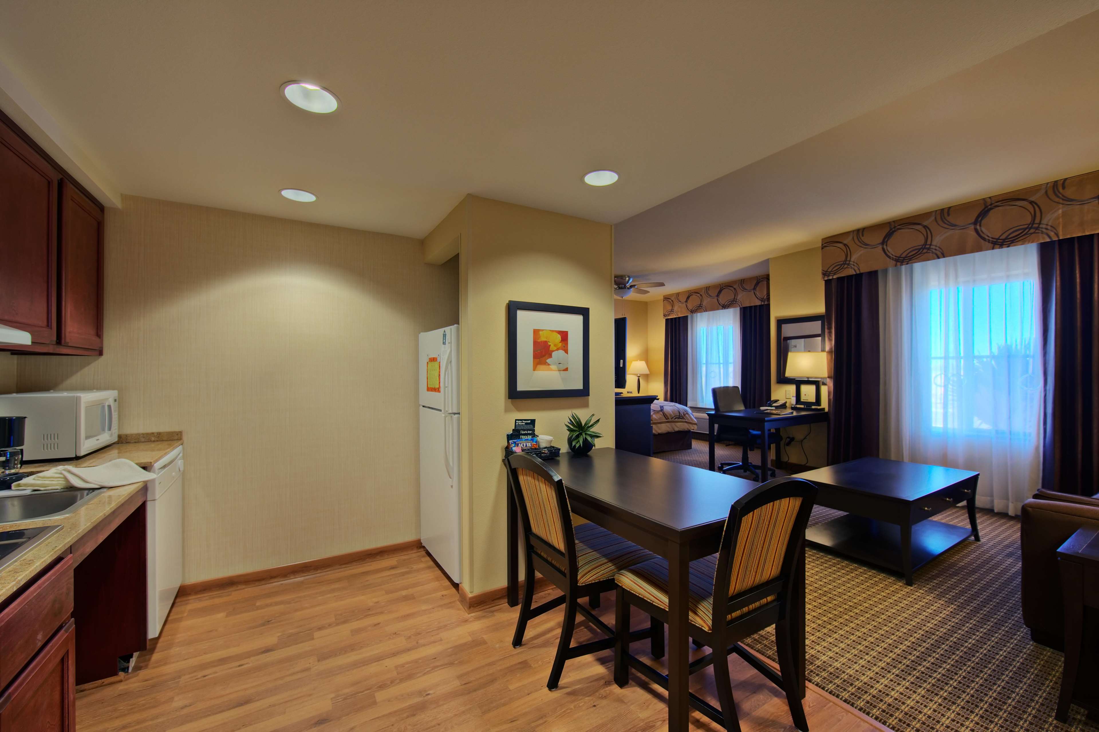 Homewood Suites by Hilton Lancaster Photo