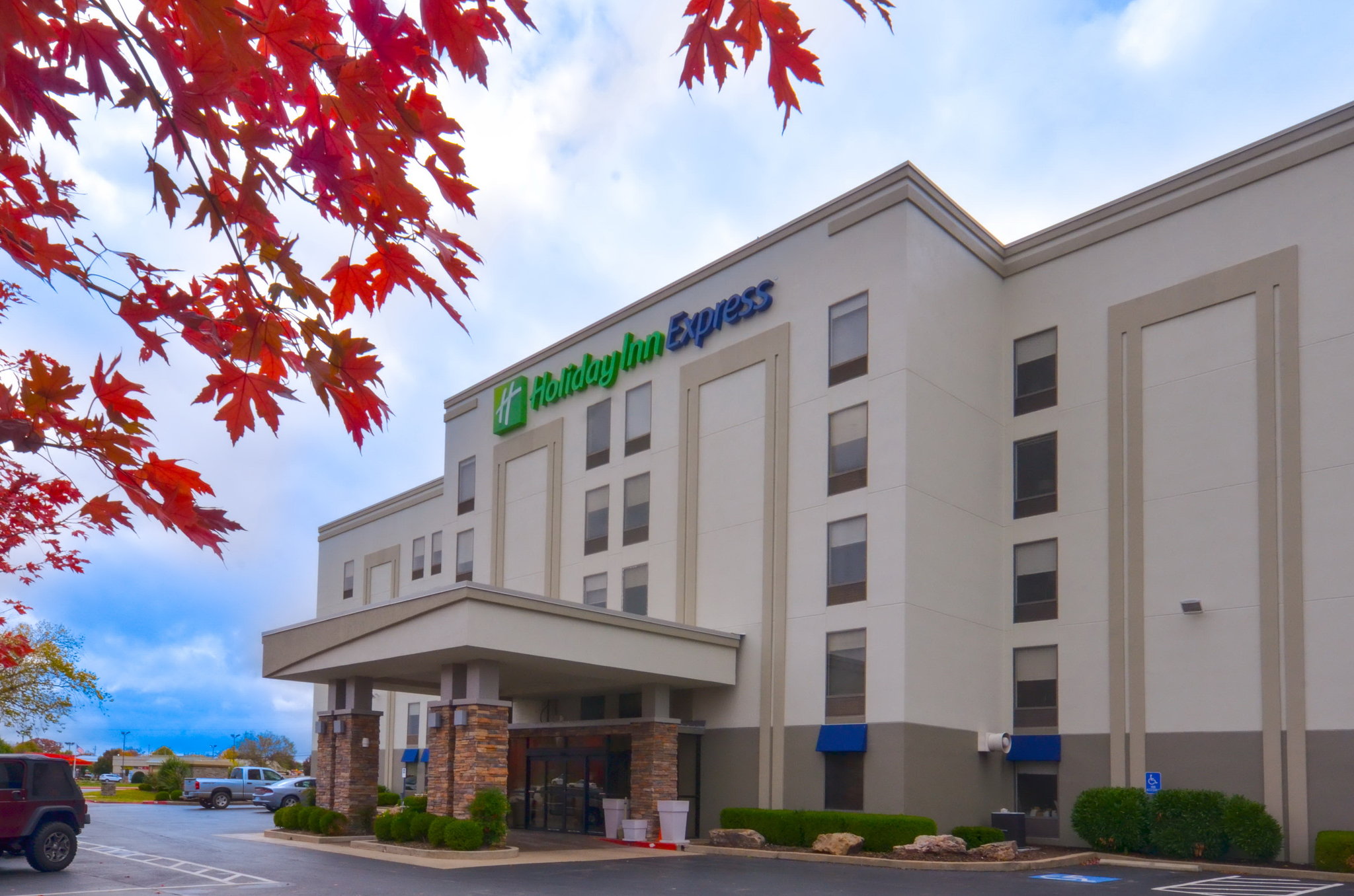 Holiday Inn Express & Suites Fayetteville-Univ of AR Area by IHG Image