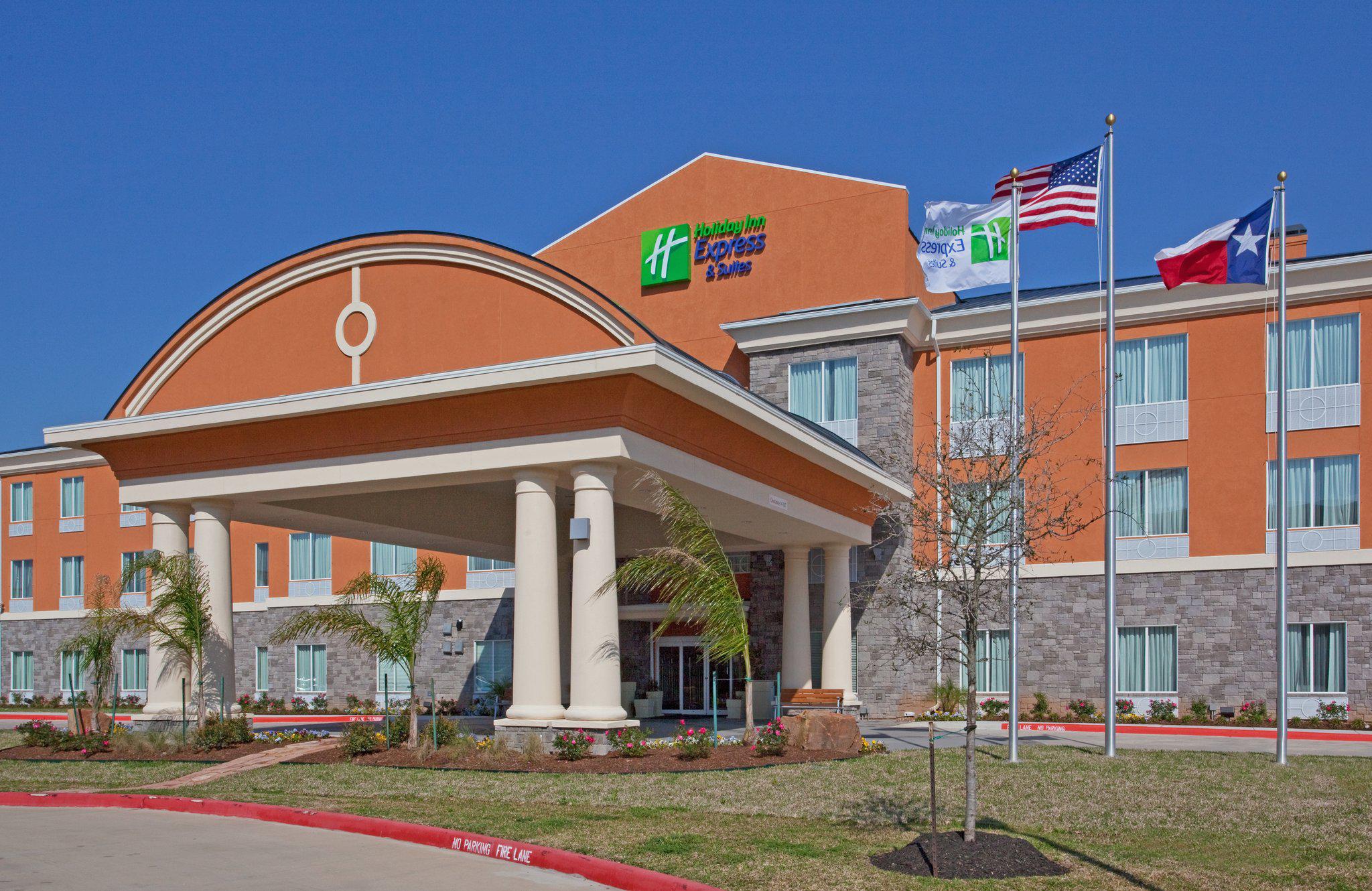 Holiday Inn Express & Suites Clute - Lake Jackson Photo