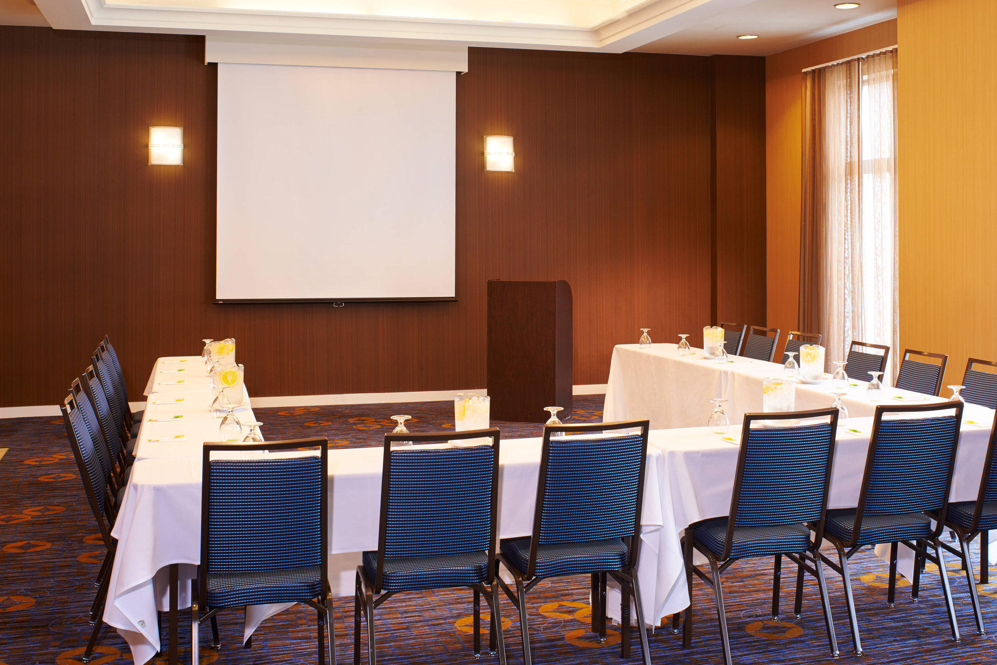 Courtyard by Marriott Kansas City Overland Park/Convention Center Photo