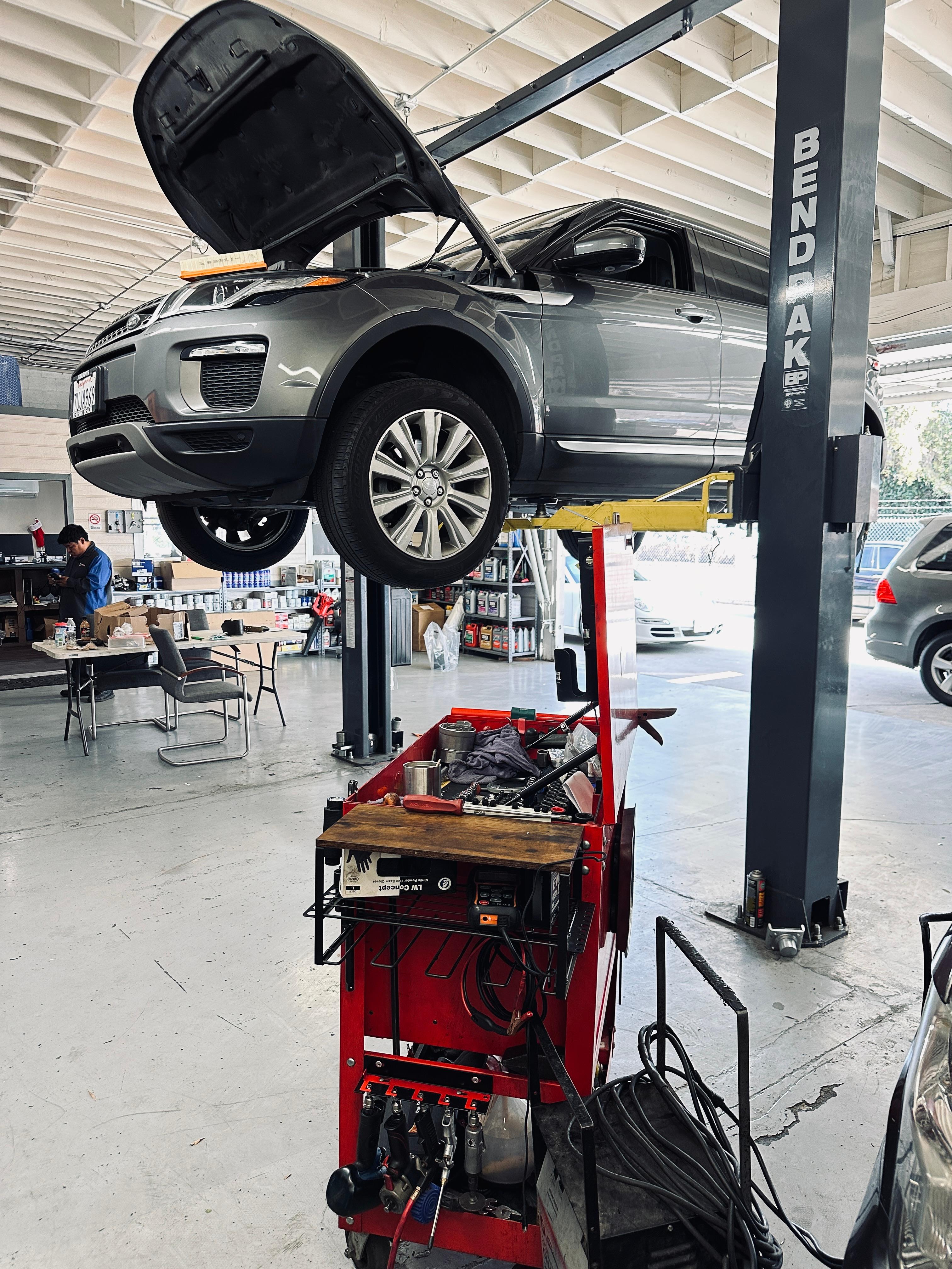 Raven's Auto Repair Image