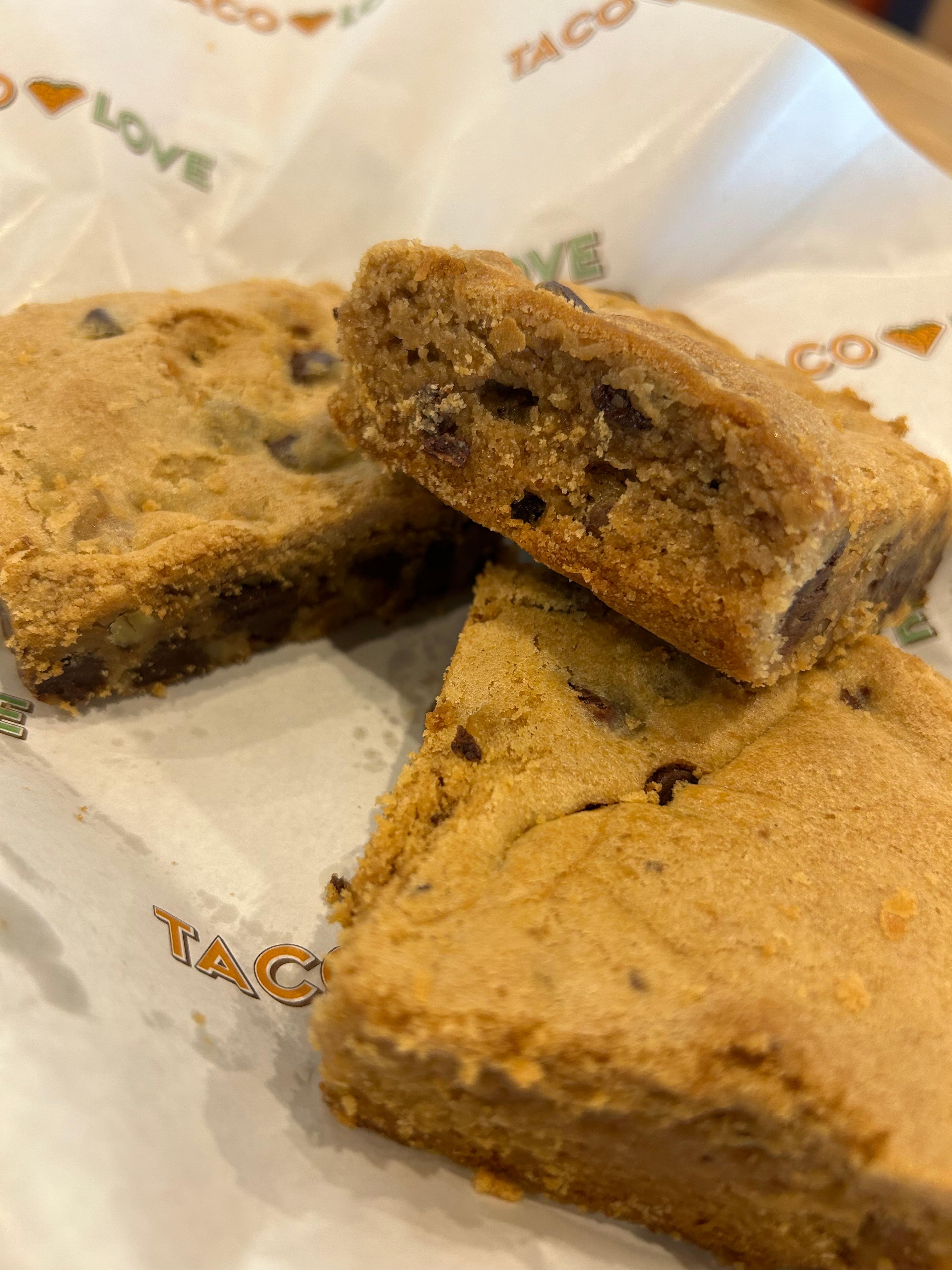 Blondie Brownie with Nuts