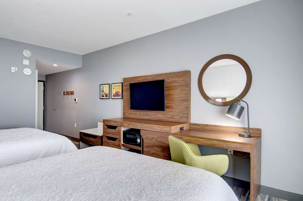 Hampton Inn & Suites Portland West Image