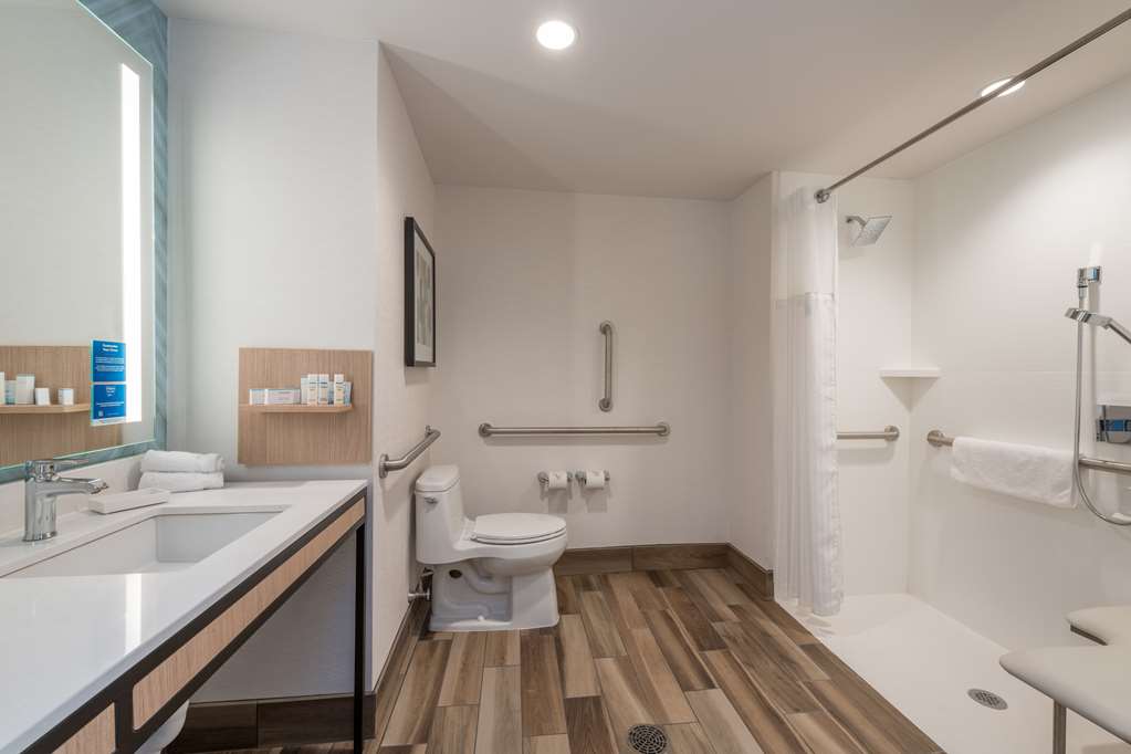 Hilton Garden Inn Boston Canton Image