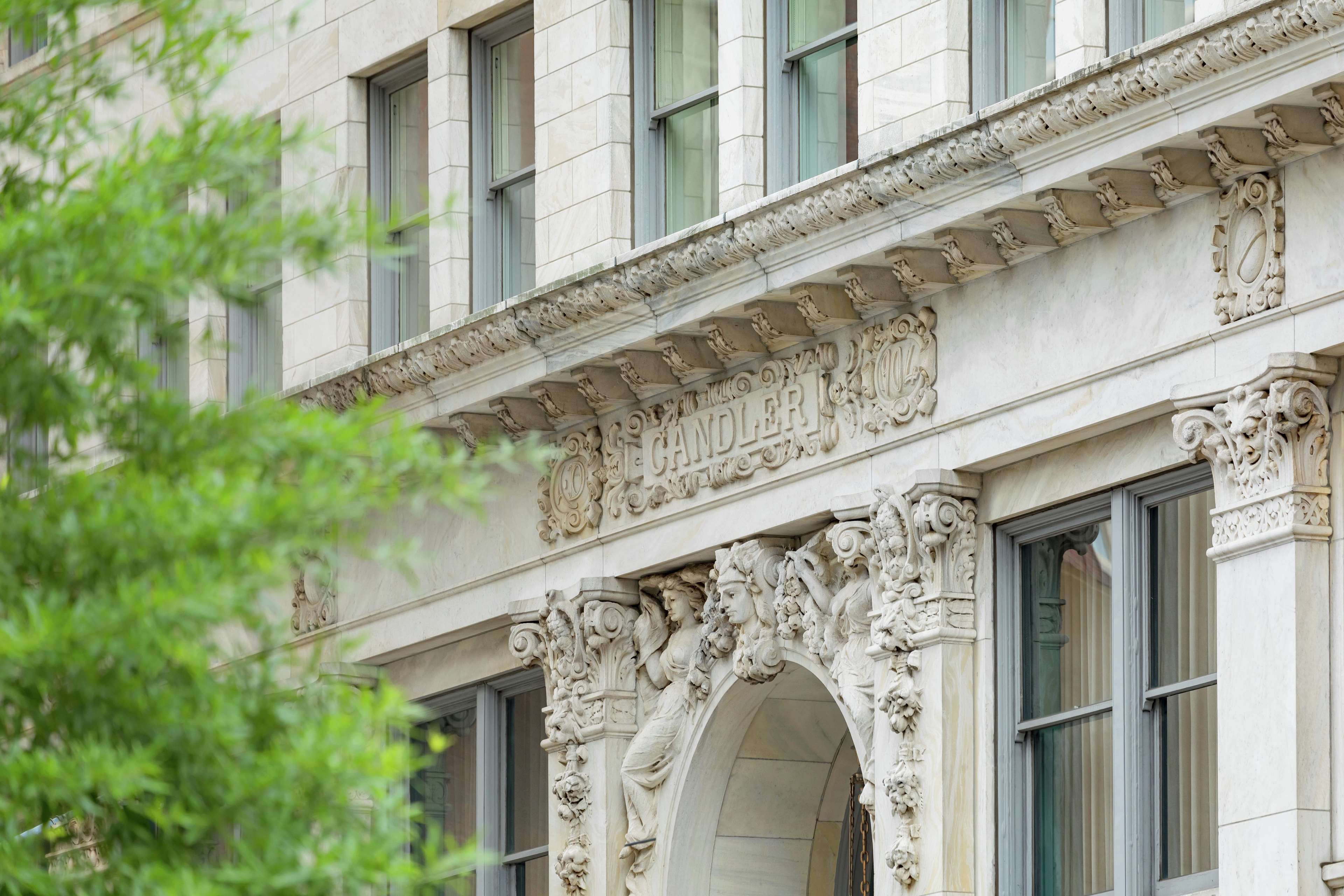 The Candler Hotel Atlanta, Curio Collection by Hilton Photo