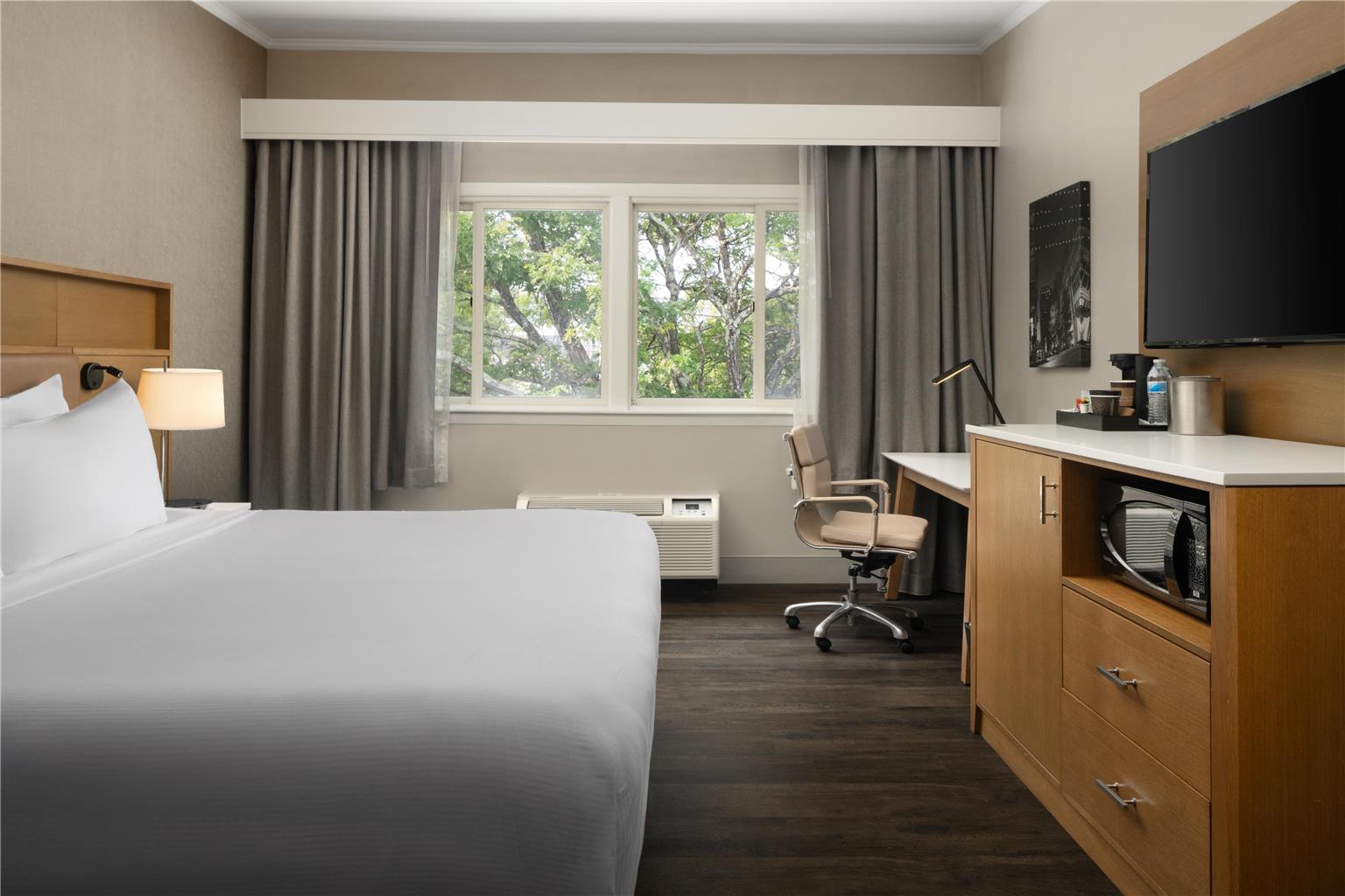 DoubleTree by Hilton Providence Airport Warwick Image