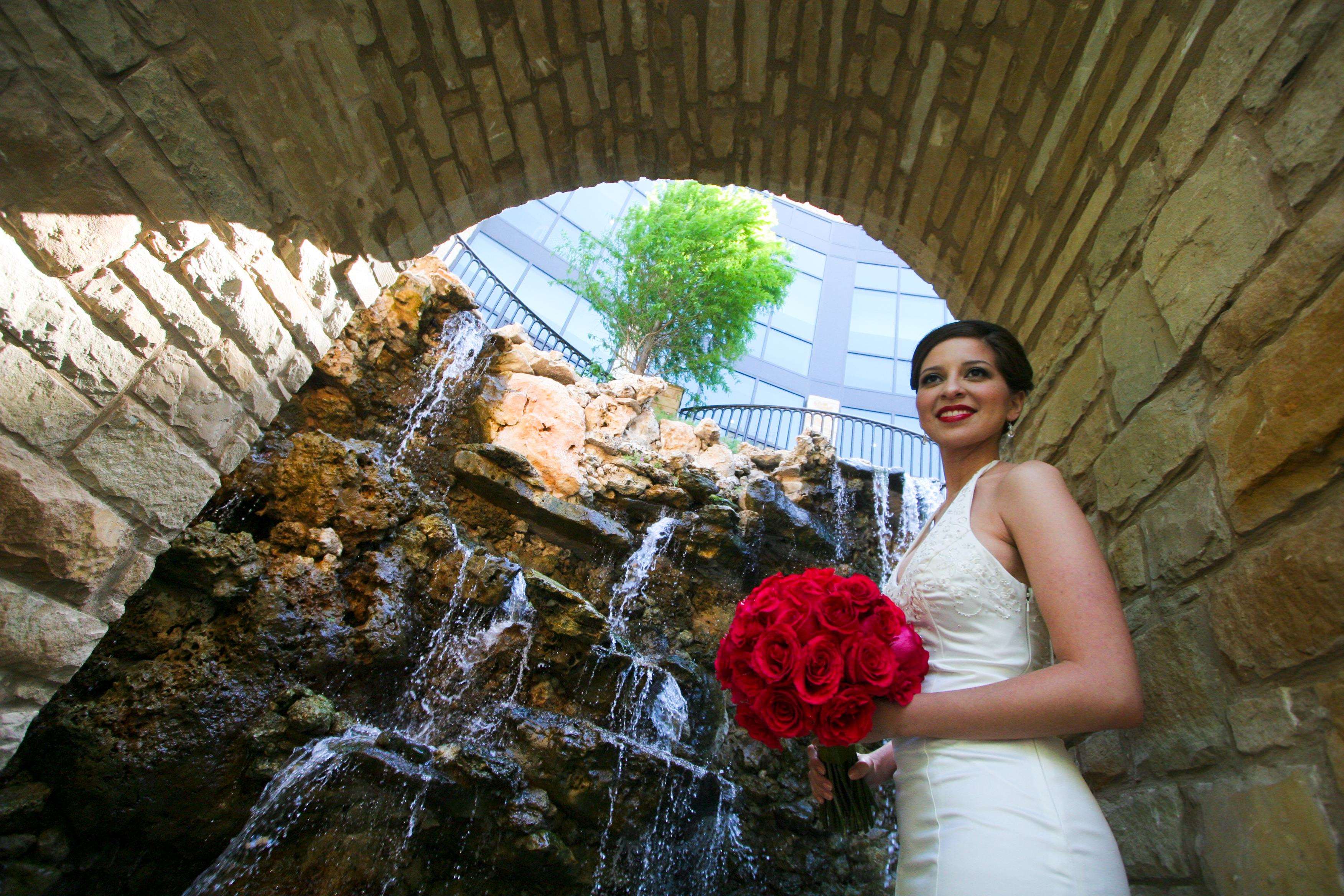 Embassy Suites by Hilton San Antonio Riverwalk Downtown Photo