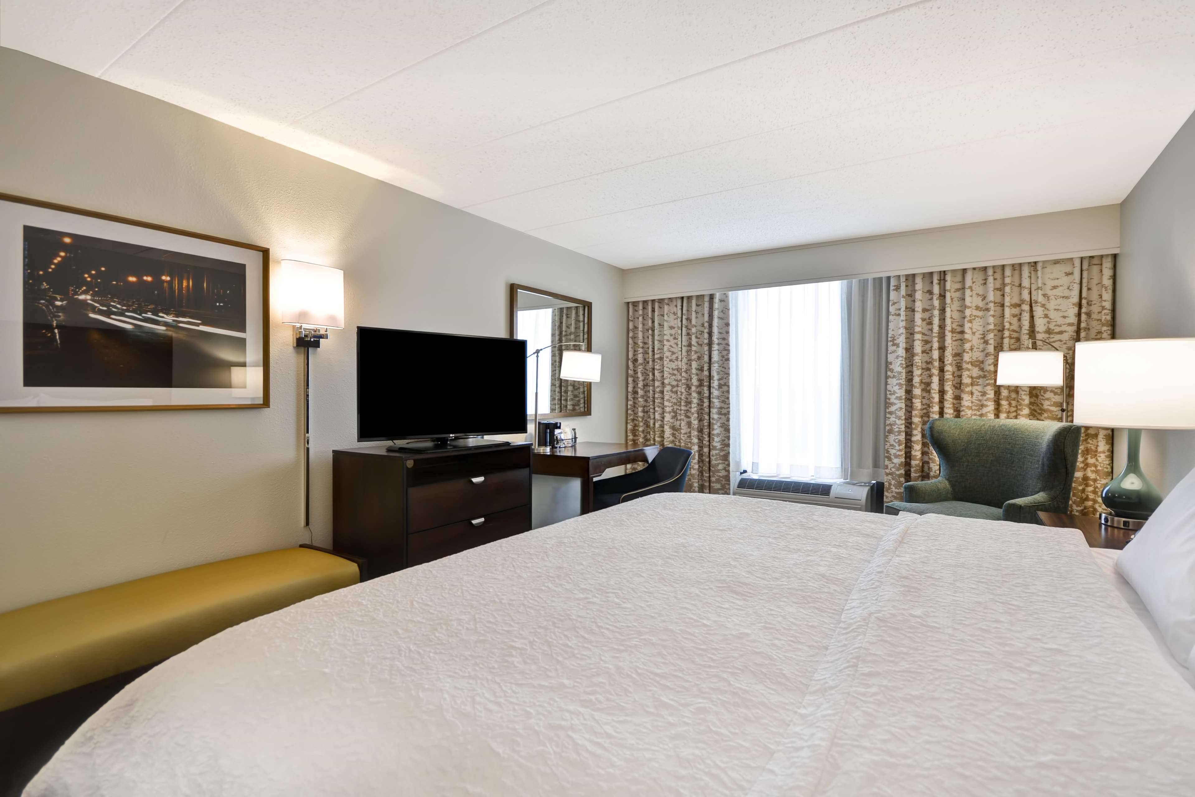 Hampton Inn Chicago/Naperville Photo