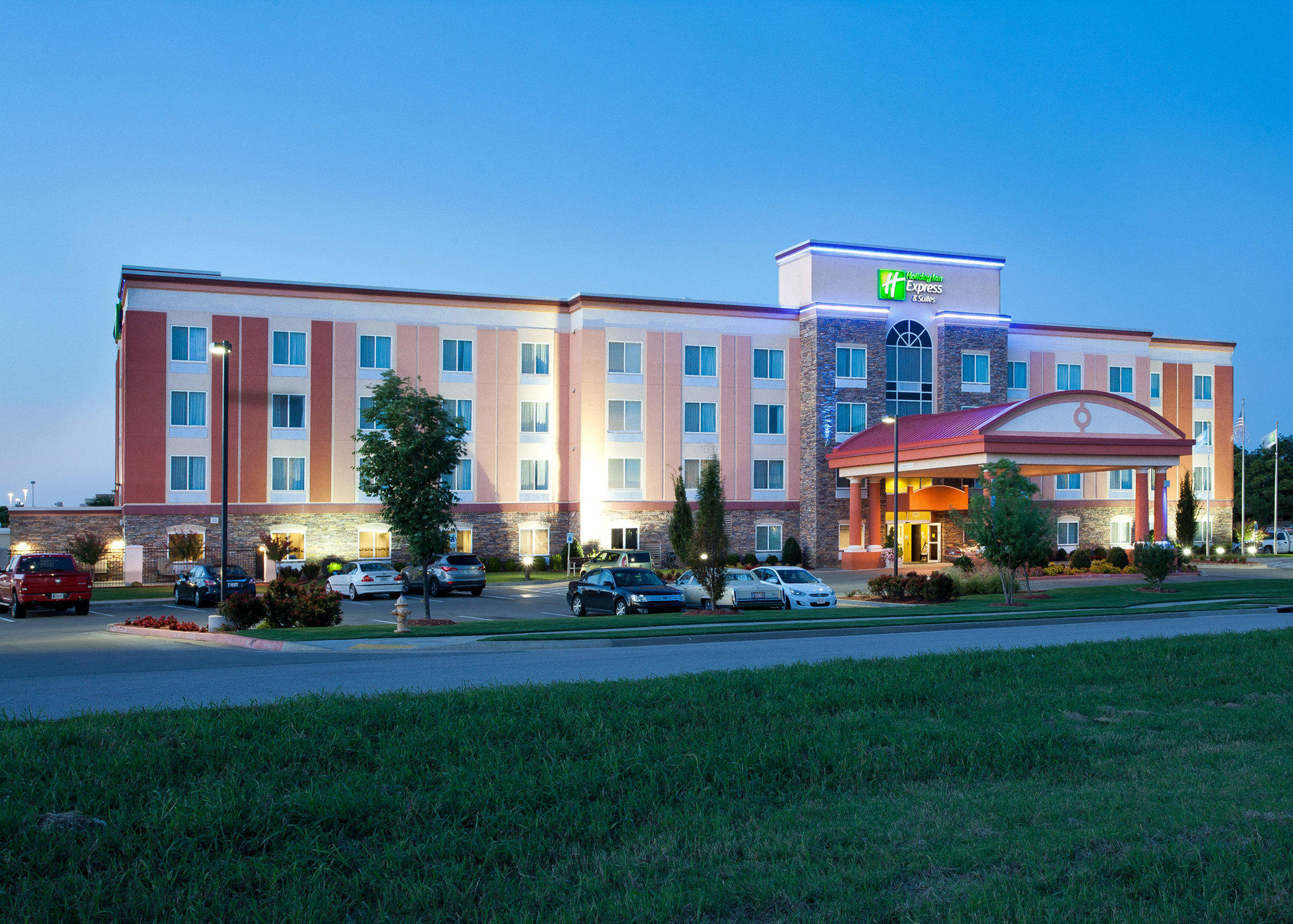 Holiday Inn Express & Suites Tulsa South Bixby Photo