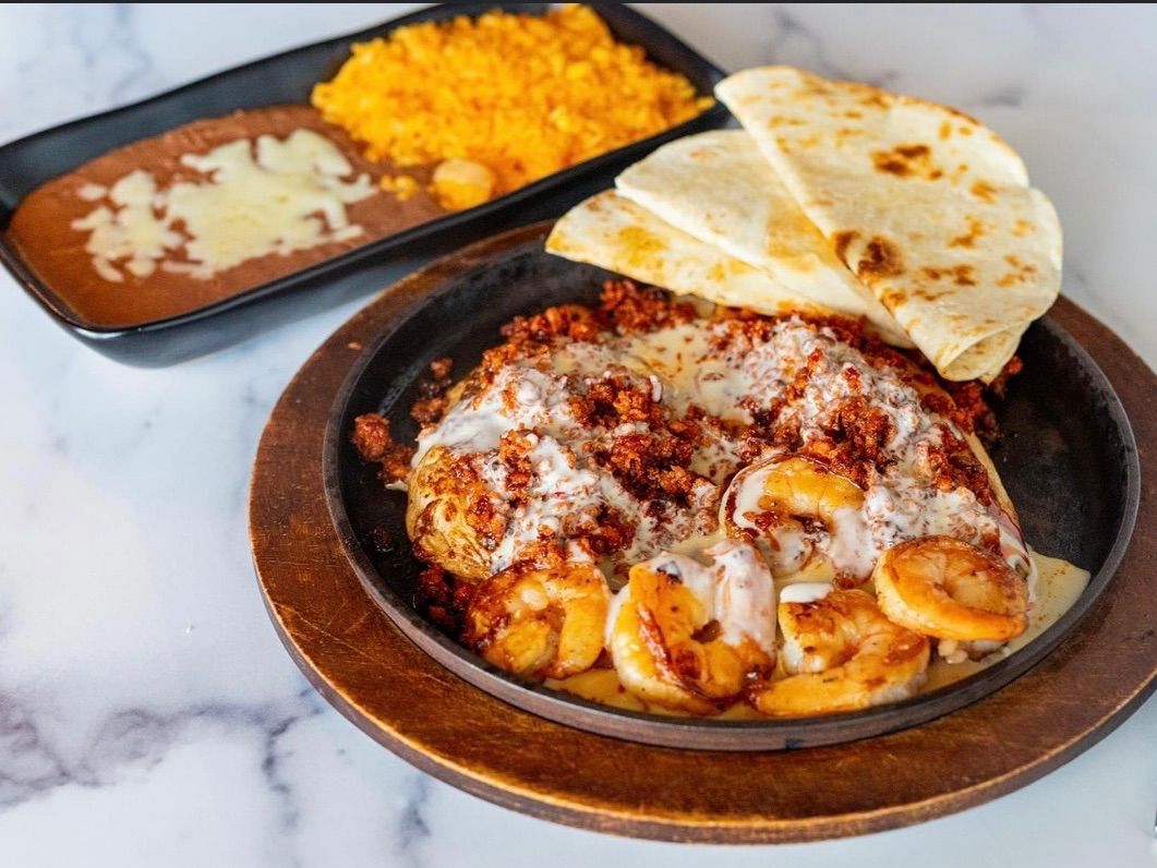 POLLO MAR Y TIERRA