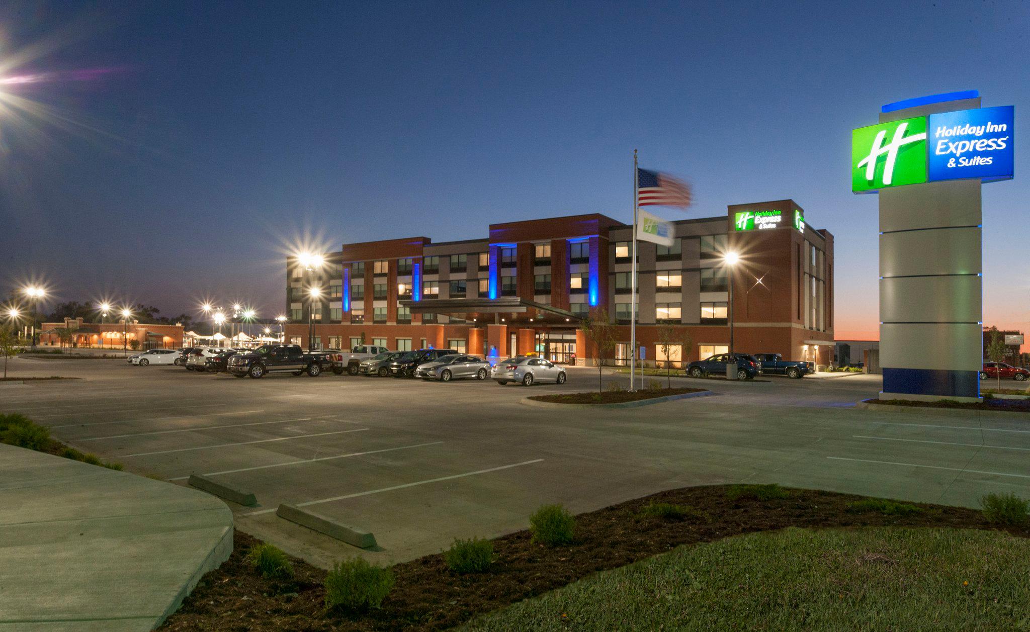 Holiday Inn Express & Suites Dodge City Photo