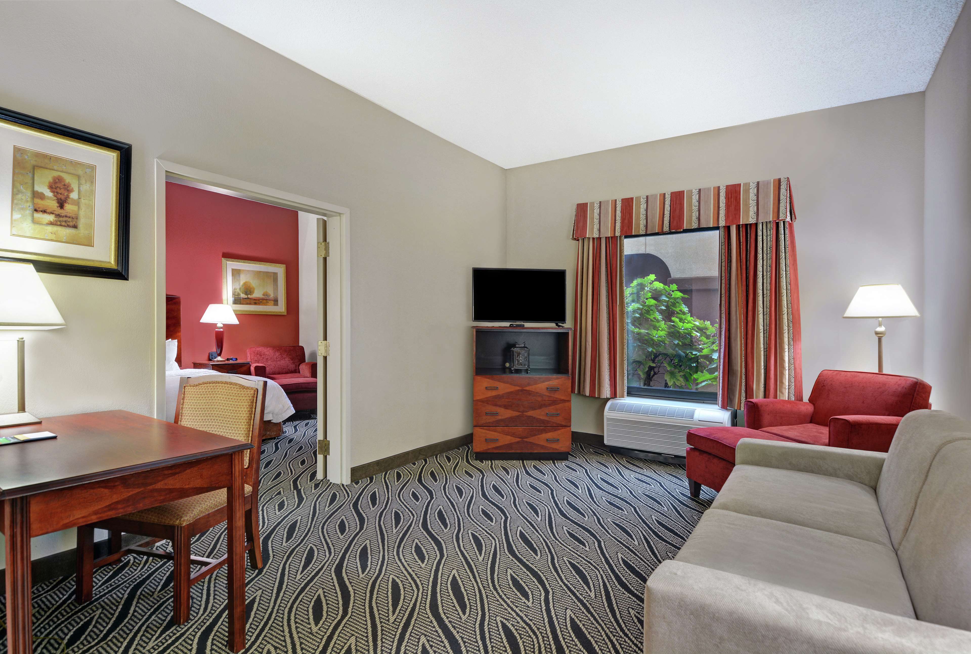 Hampton Inn Fayetteville Photo