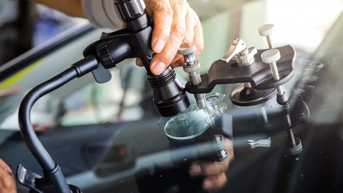 Auto Glass Repair Hub Image