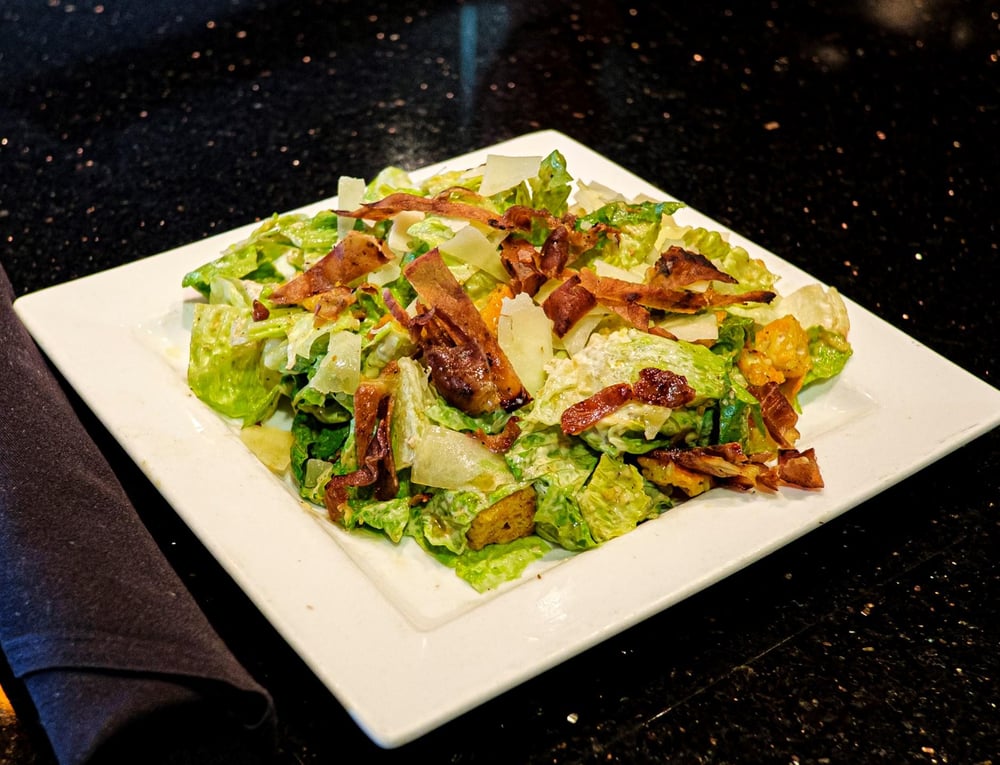 Caesar Salad* (+)