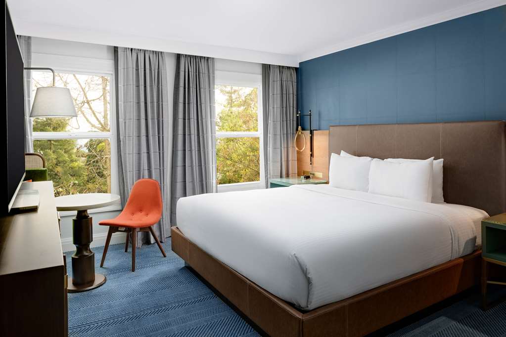 Hayes Mansion San Jose, Curio Collection by Hilton Image