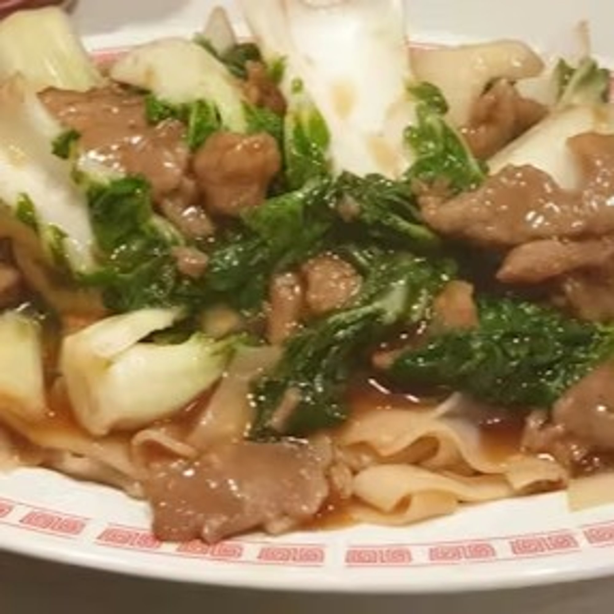 Chinese Green Beef Chow Fun / 牛肉菜心炒粉
