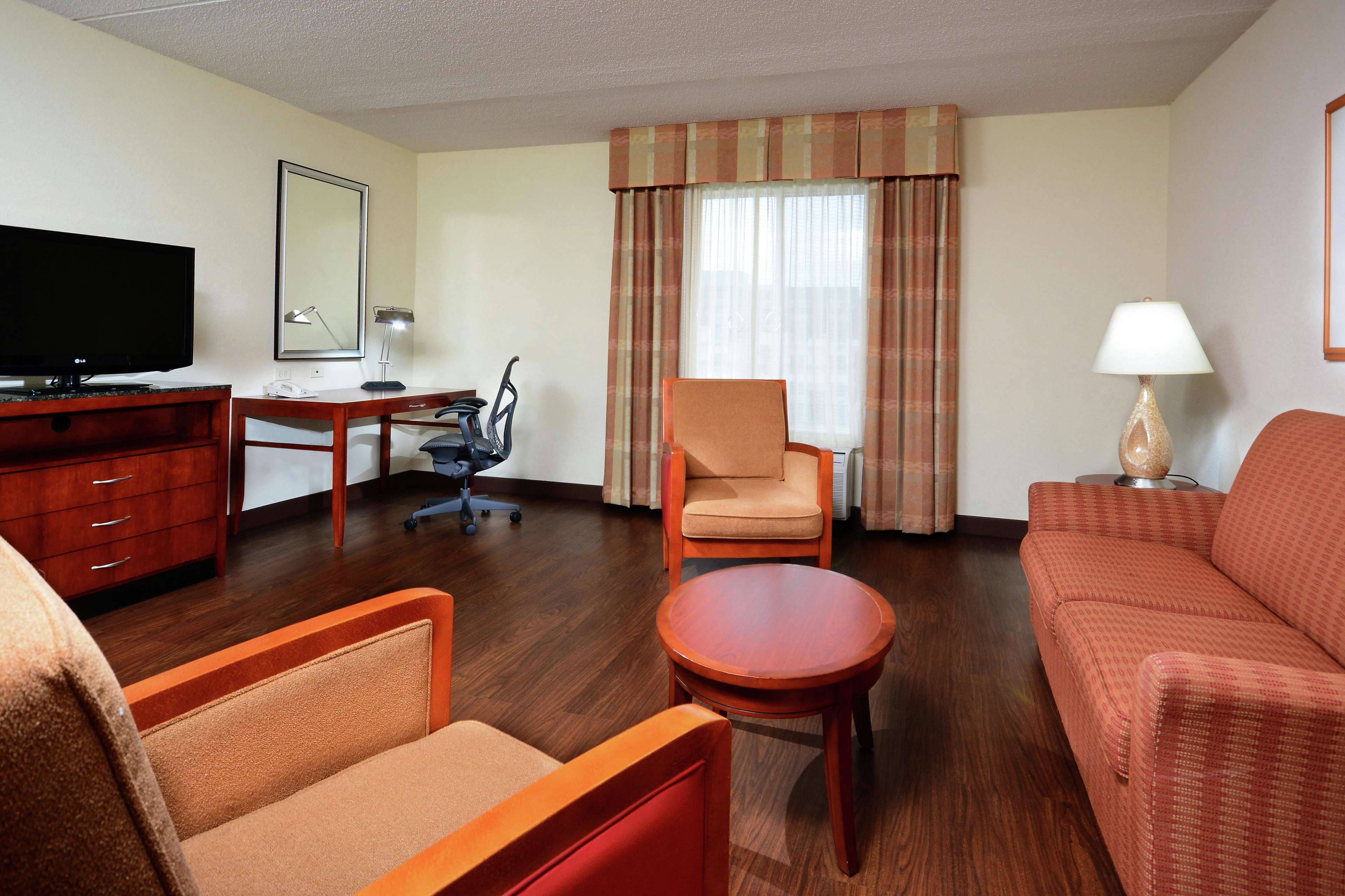 Hilton Garden Inn Raleigh Triangle Town Center Photo