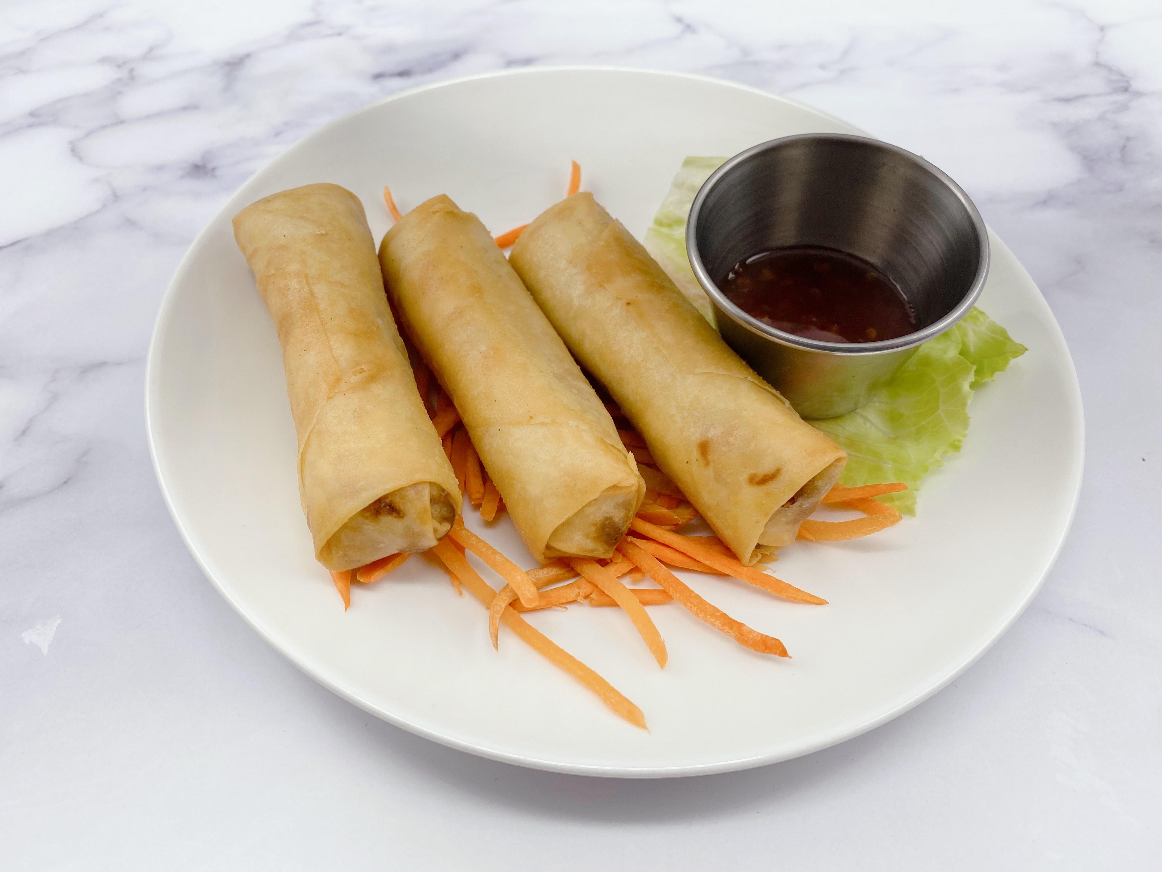 Crispy Chicken Spring Rolls