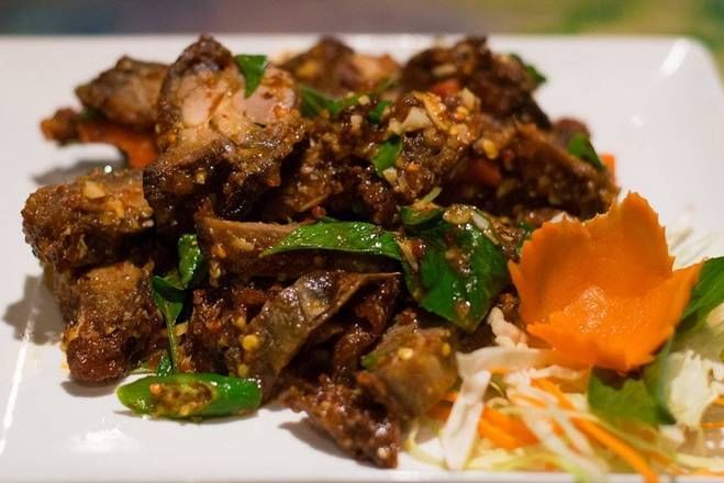 Pad Kapow Duck (Duck Basil) ***