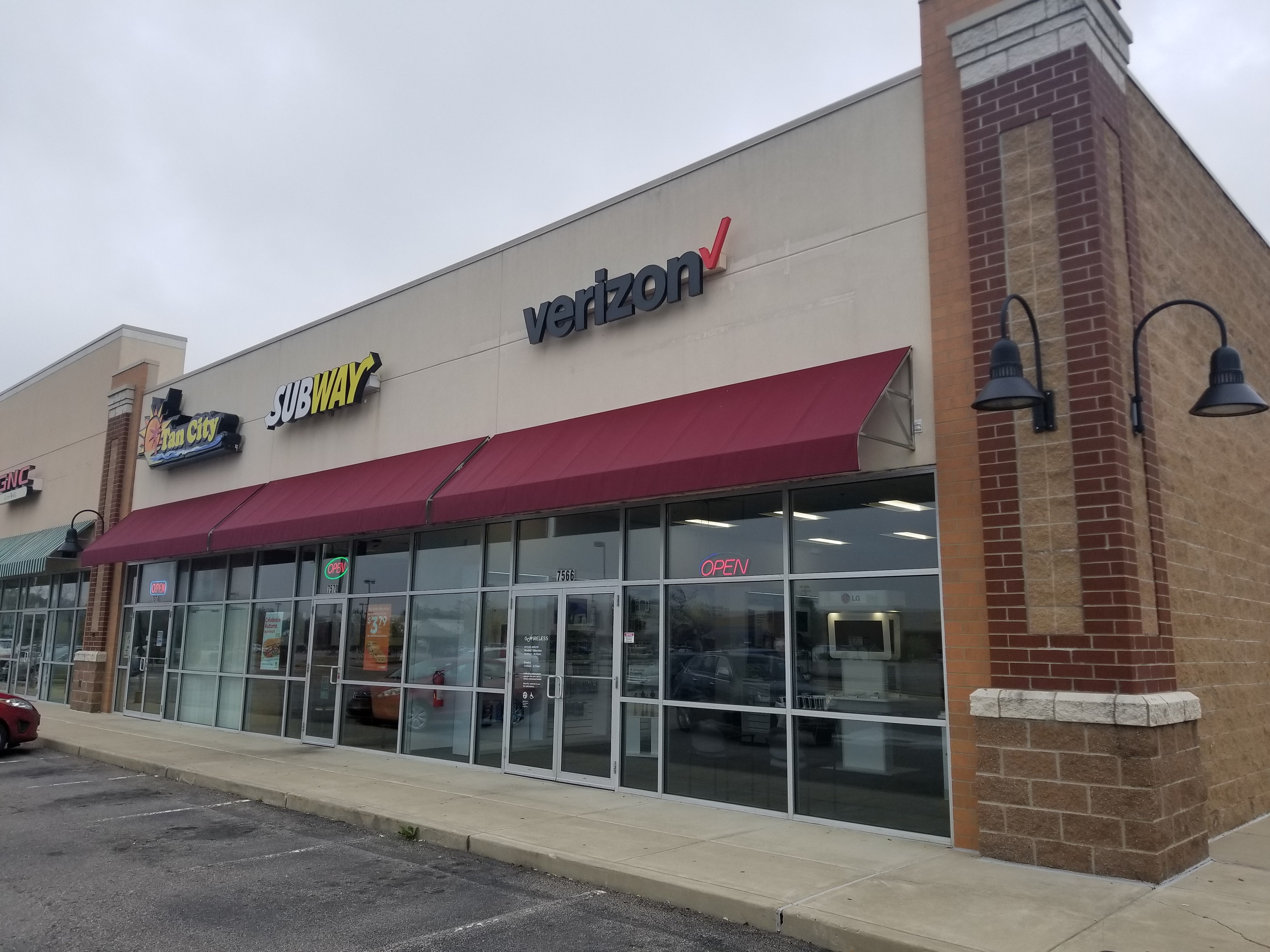 Verizon Authorized Retailer – GoWireless Photo