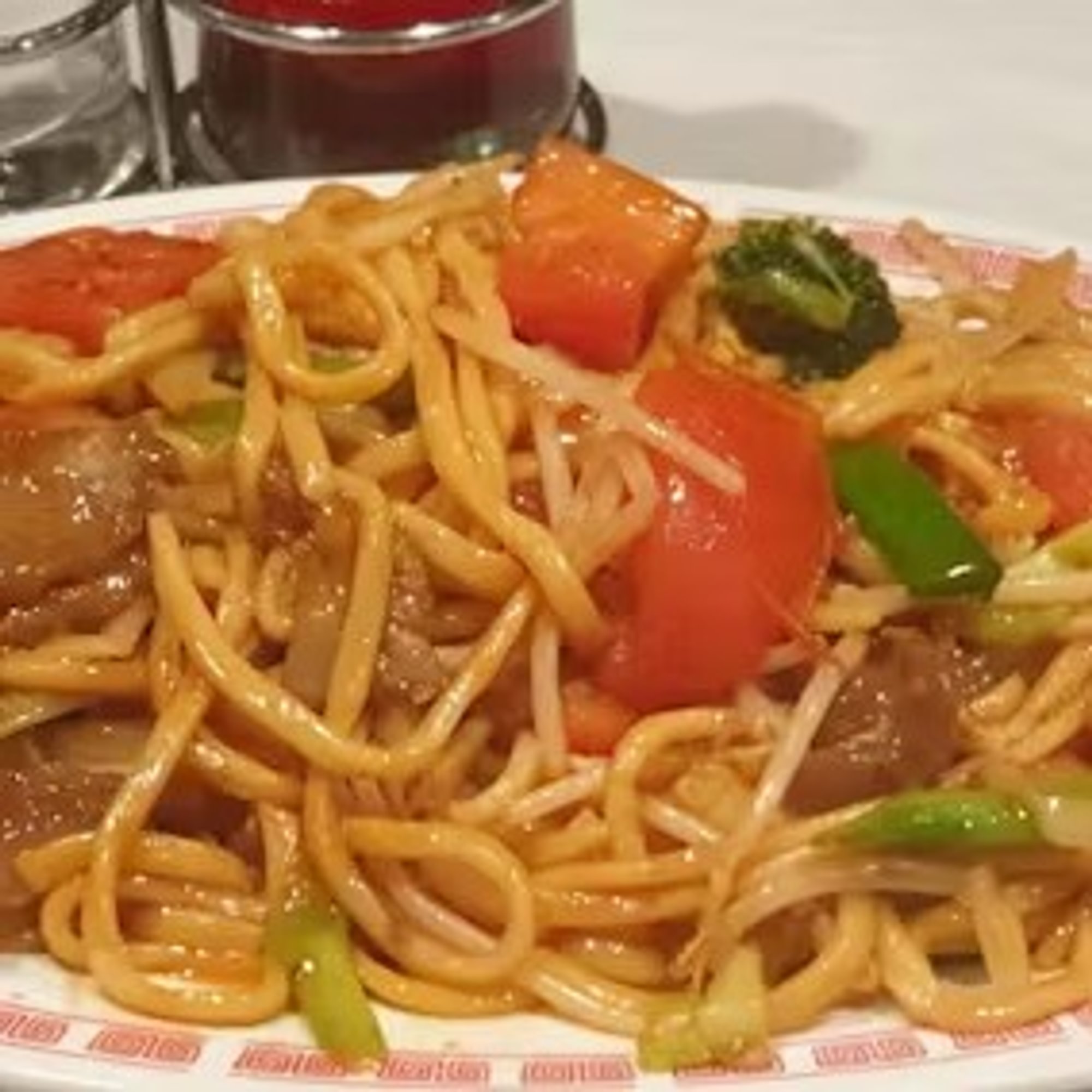 Tomato Beef Chow Mein / 蕃茄牛肉炒麵