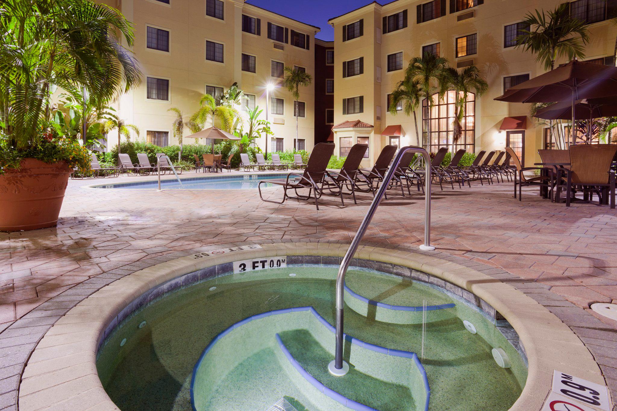 Staybridge Suites Naples-Gulf Coast Photo