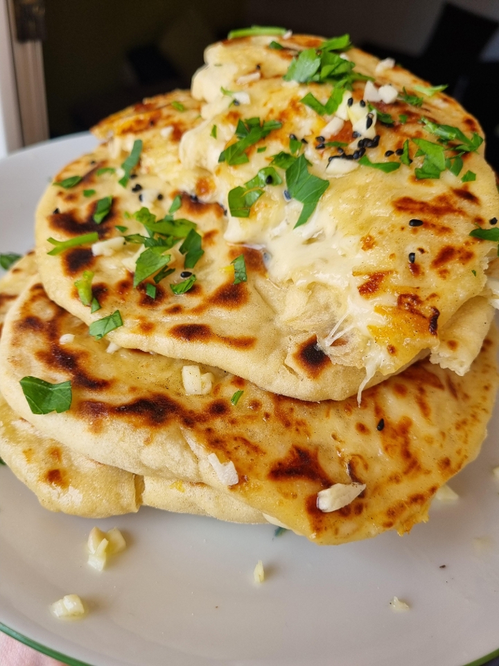 Garlic/ Cheese Naan
