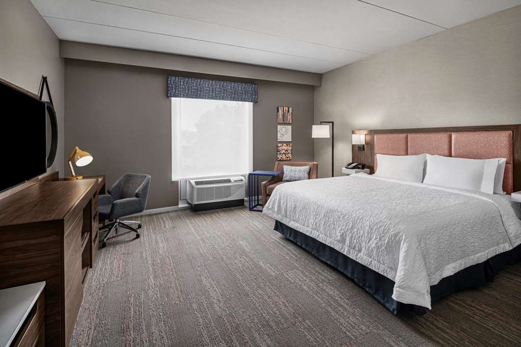 Hampton Inn Boston Woburn Image