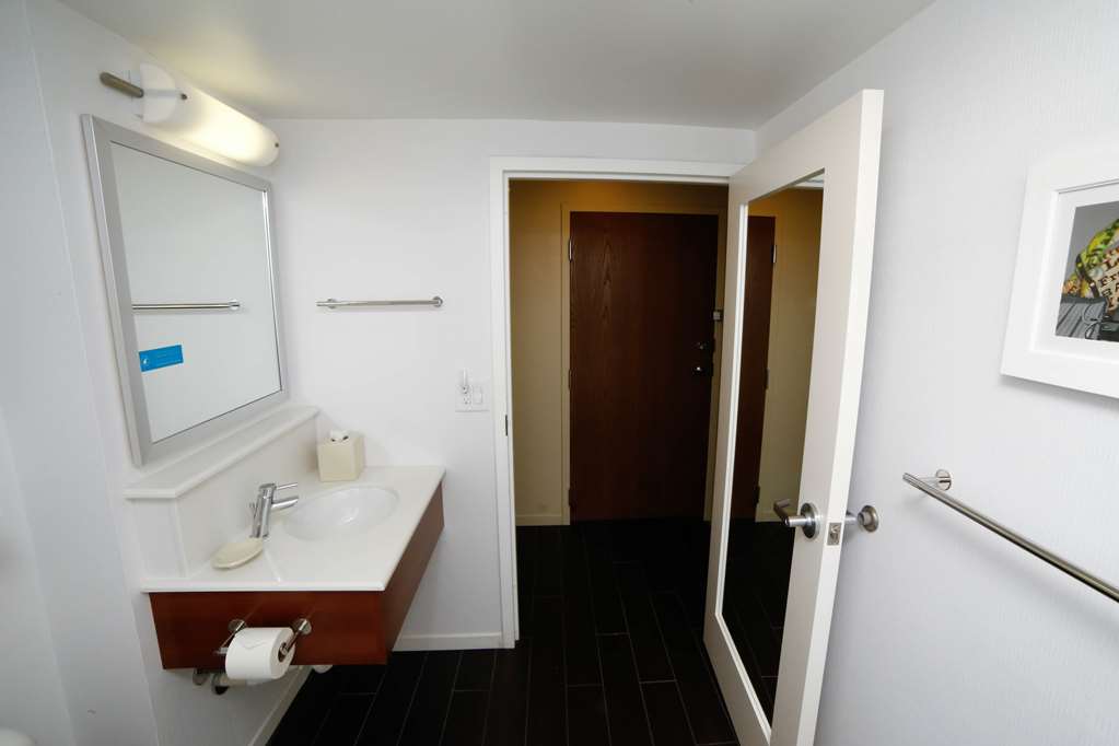 Hampton Inn Franklin Image