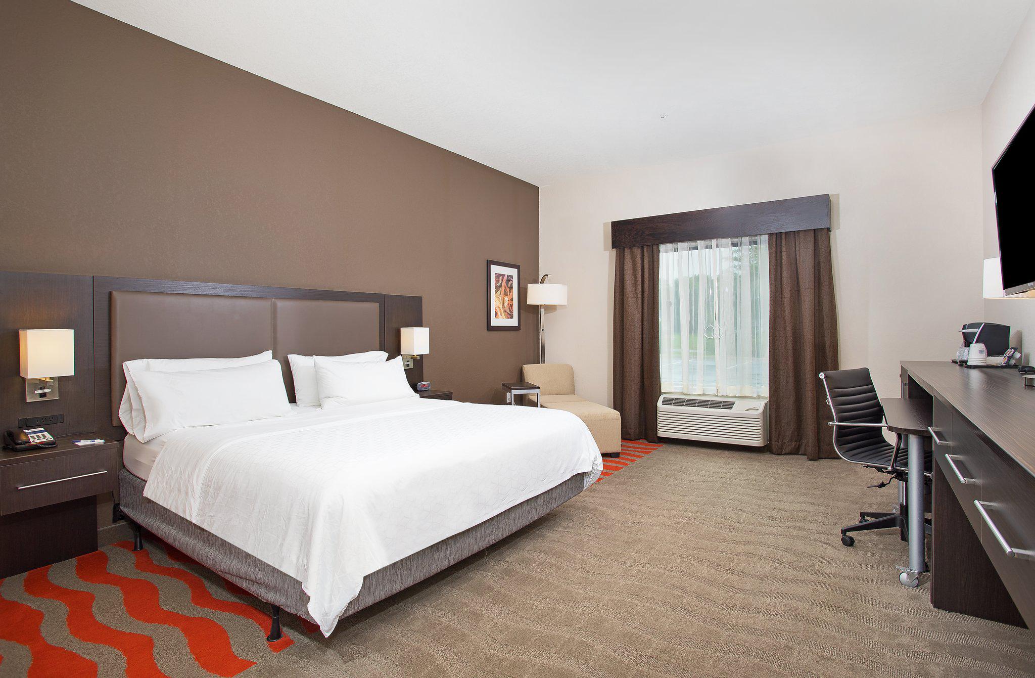 Holiday Inn Express & Suites Glasgow Photo