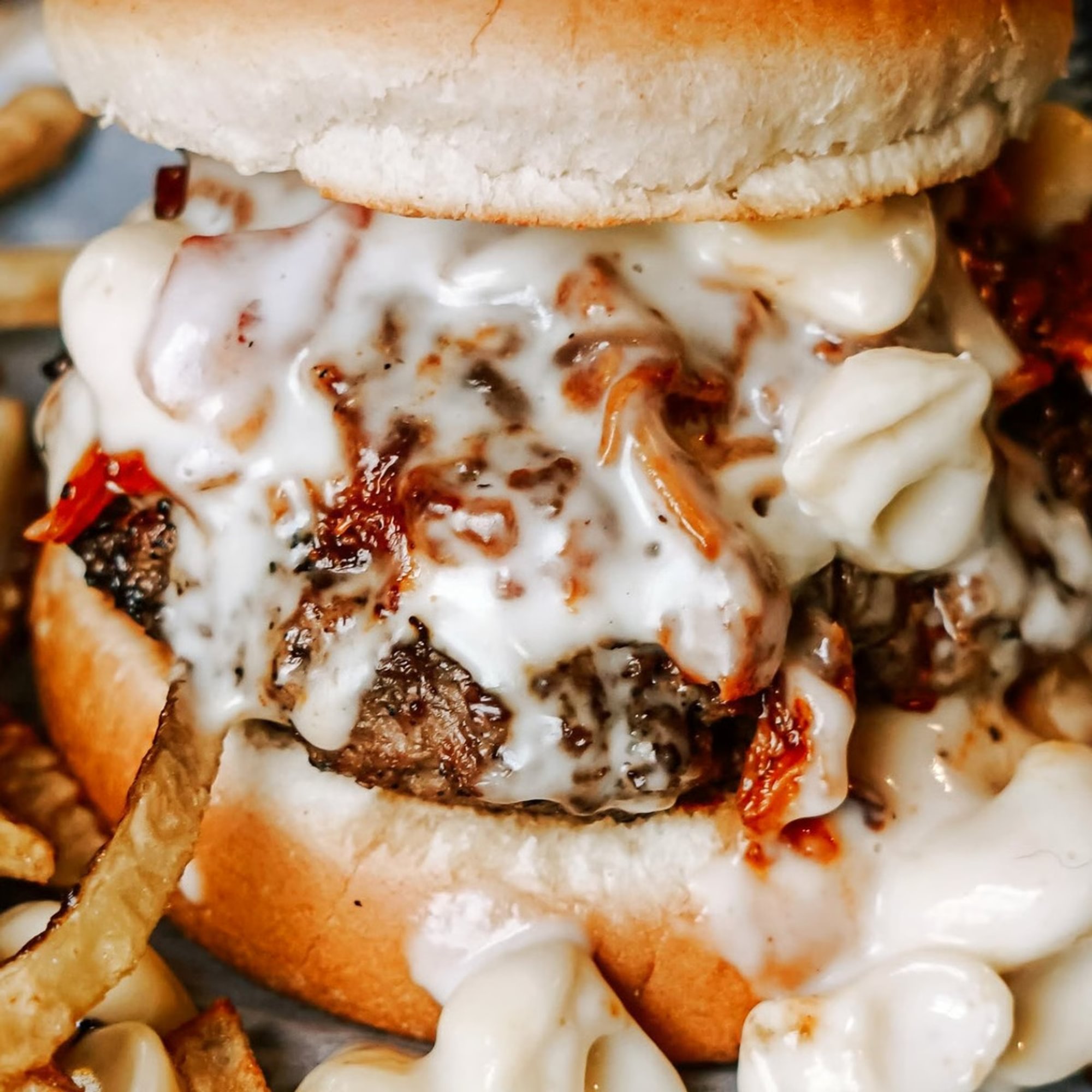 Mac-N-Cheeseburger