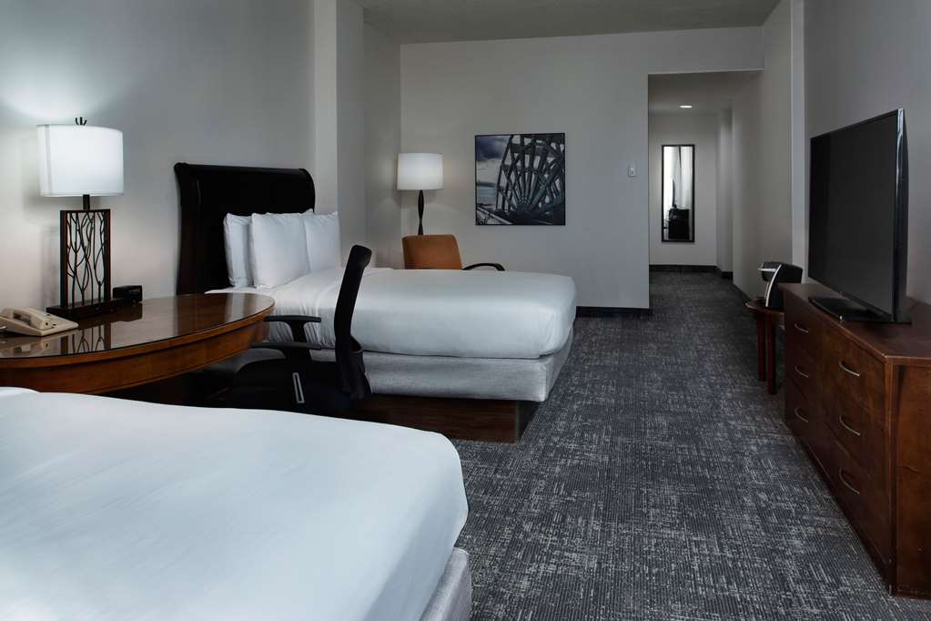DoubleTree by Hilton Hotel Memphis Downtown Image