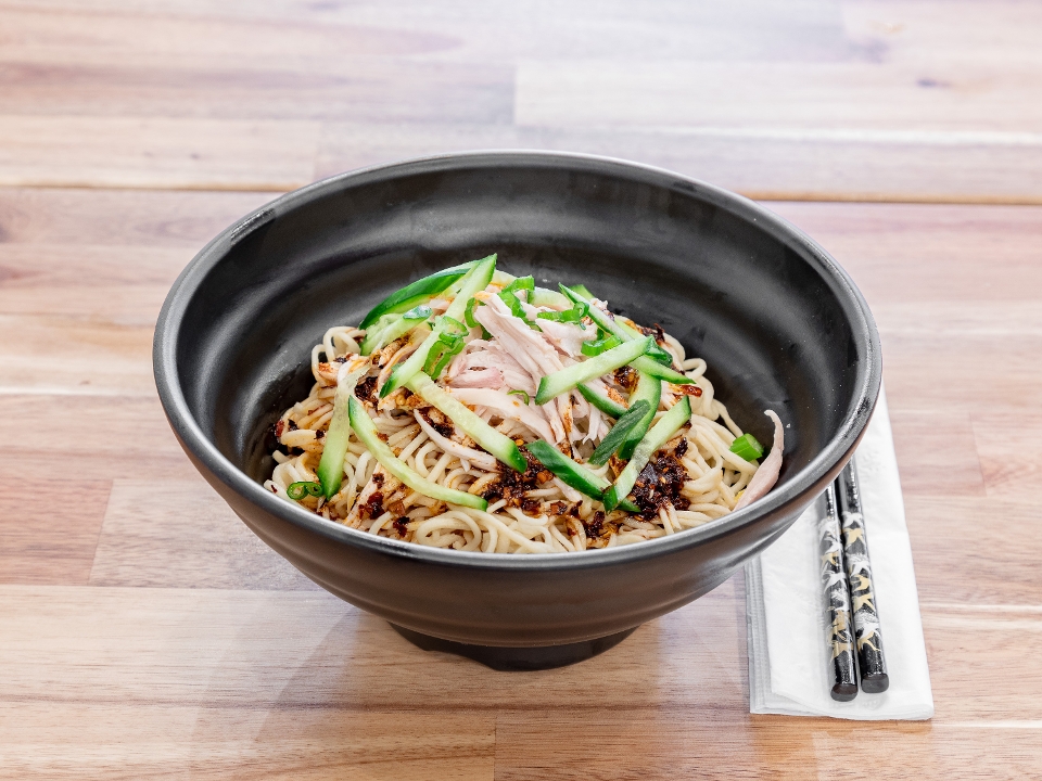 D-2 Shanghai Cold Noodles with Shredded Chicken (上海鸡丝冷面)